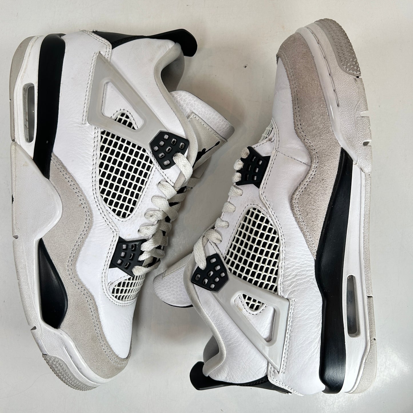 DH6927 111 Jordan 4 Retro Military Black [USED] - 7.5 M (Used)