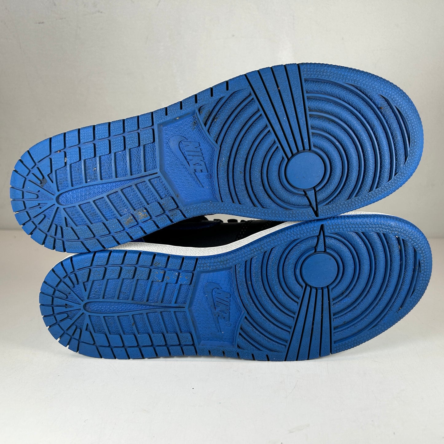 575441 007 Jordan 1 Retro Royal (2017) (GS) [USED] - 5.5Y (Used) (No Box)