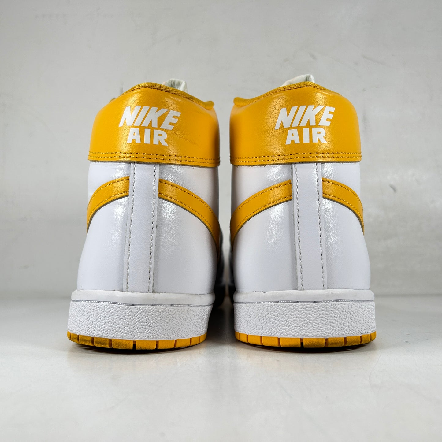 DX4976 107 Nike Jordan Air Ship PE SP University Gold [USED] - 11 M (Used)