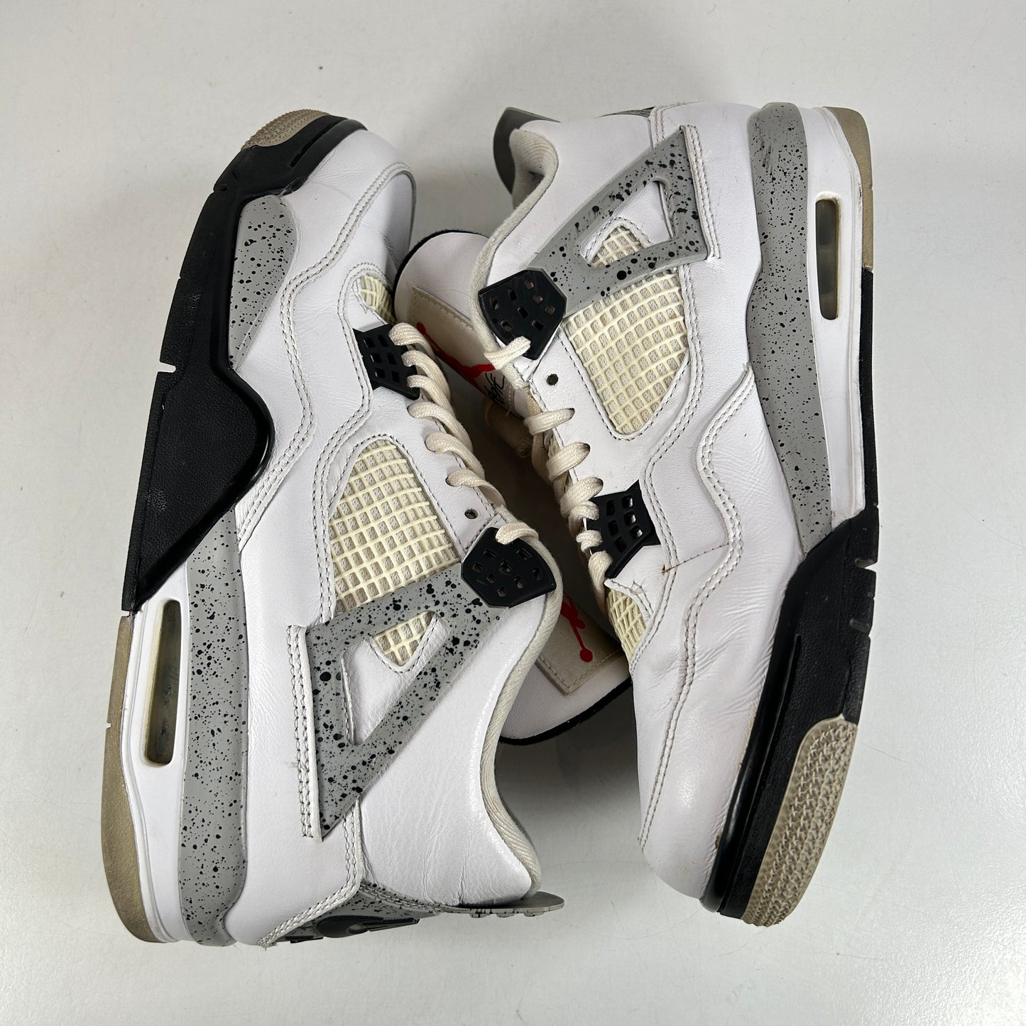 840606 192 Jordan 4 White Cement [USED] - 10.5 M (Used)