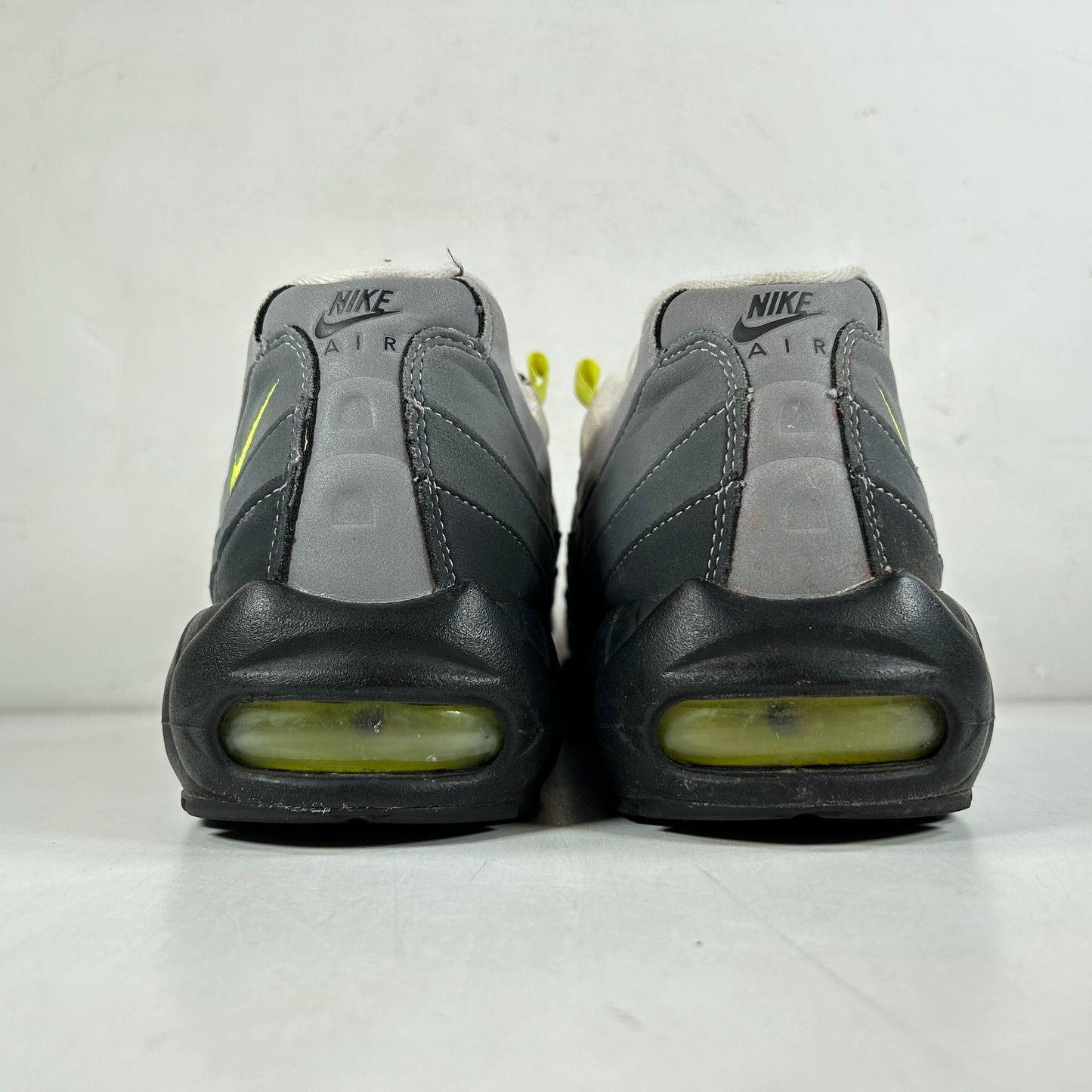 CT1689 001 Nike Air Max 95 OG Neon (2020) - 11 M (Used)