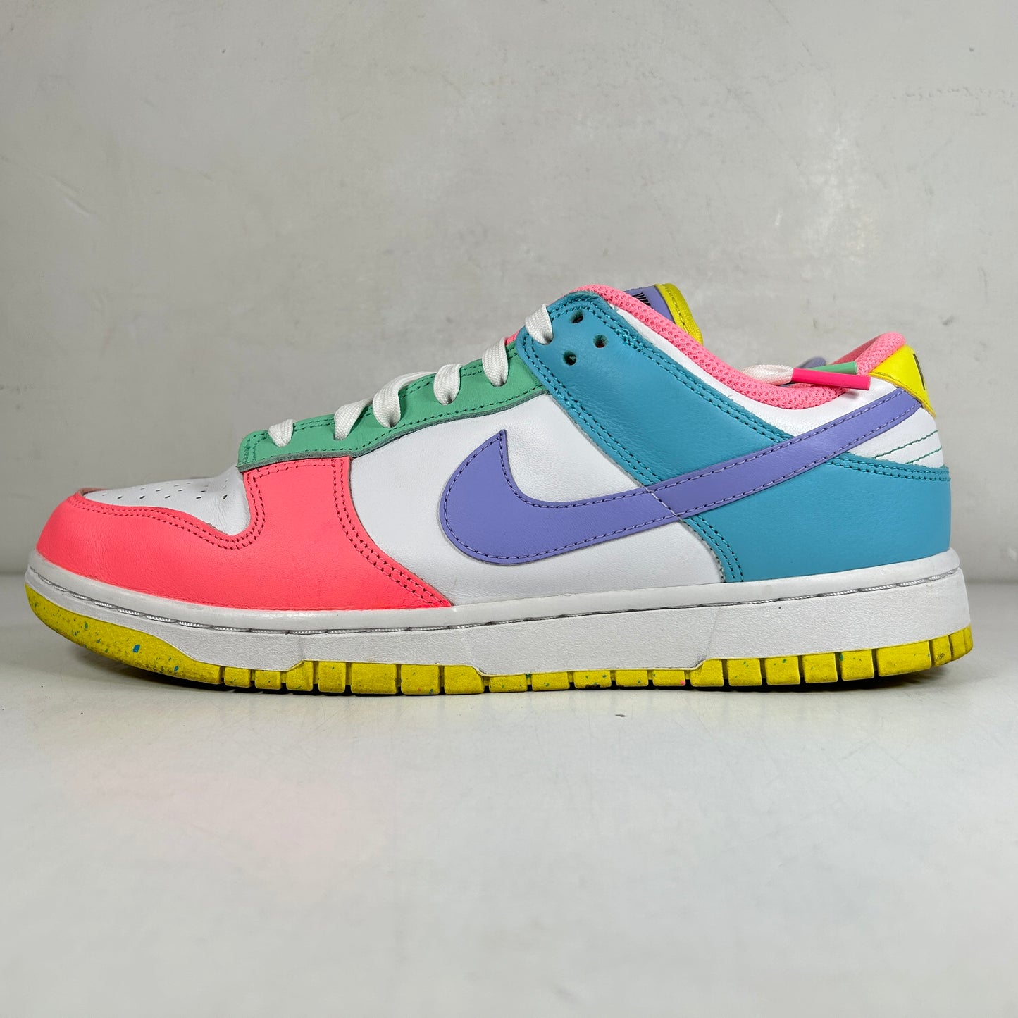 DD1872 100 Nike Dunk Low SE Easter Candy (Women's) [USED] - 10.5W (Used)