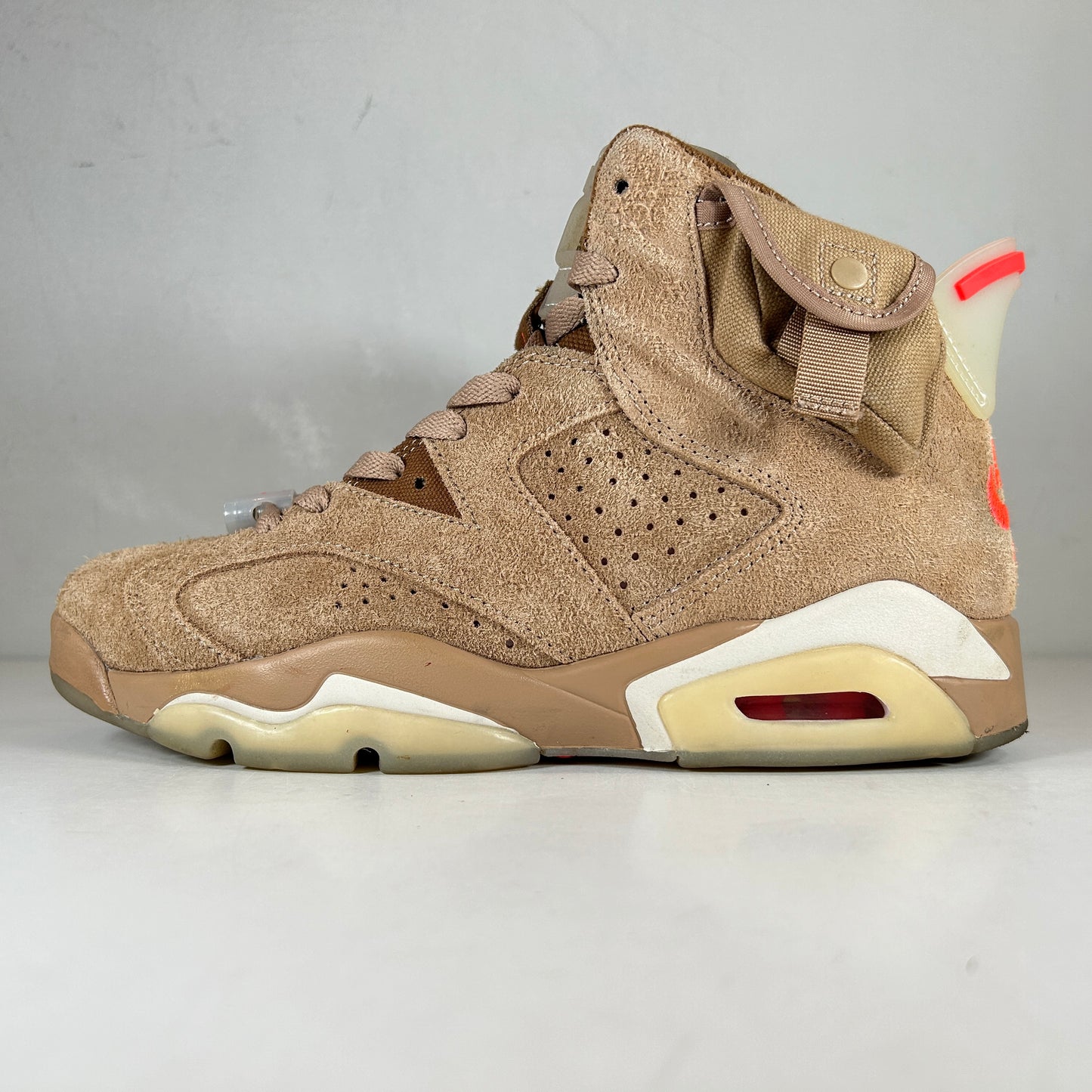 DH0690 200 Jordan 6 Retro Travis Scott British Khaki [USED] - 7 M (Used)