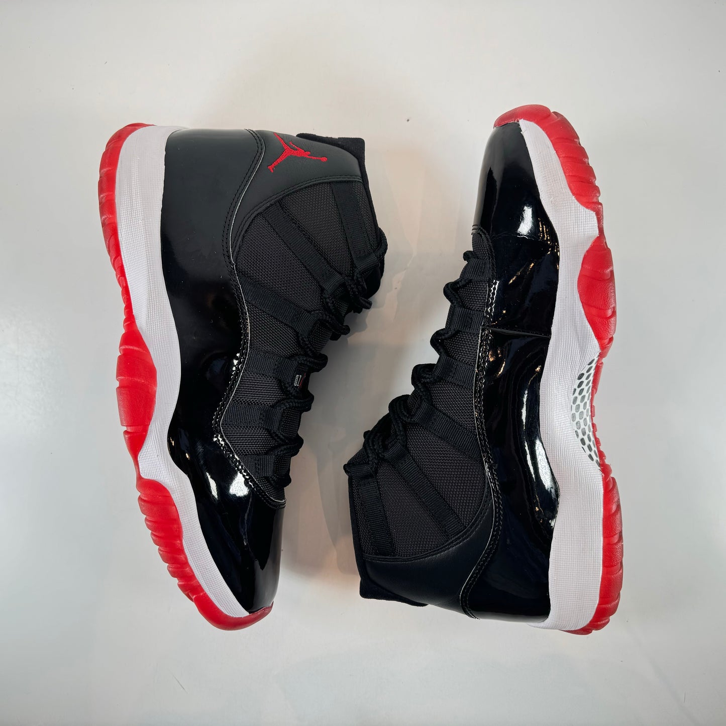 378037 061 Jordan 11 Retro Playoffs Bred (2019) [USED] - 11 M (Used2)