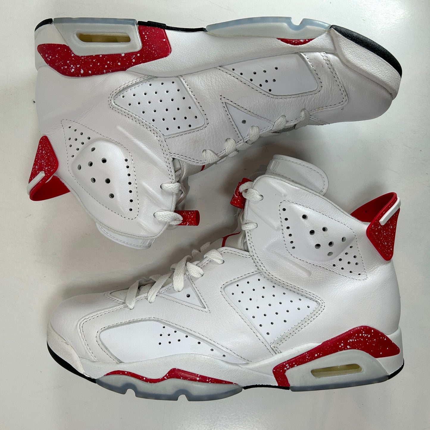 CT8529 162 Jordan 6 Retro Red Oreo [USED] - 8.5 M (Used)