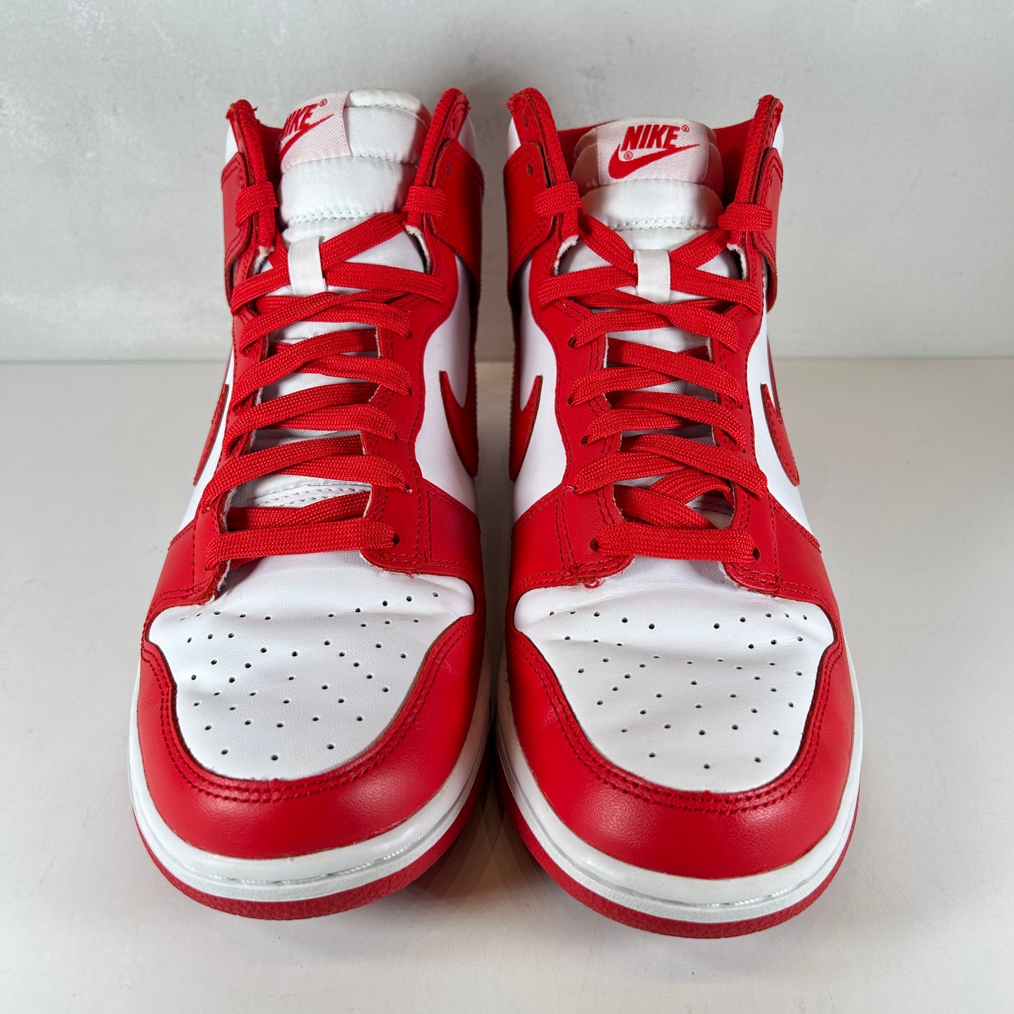 DD1399 106 Nike Dunk High Championship White Red [USED] - 9 M (Used)