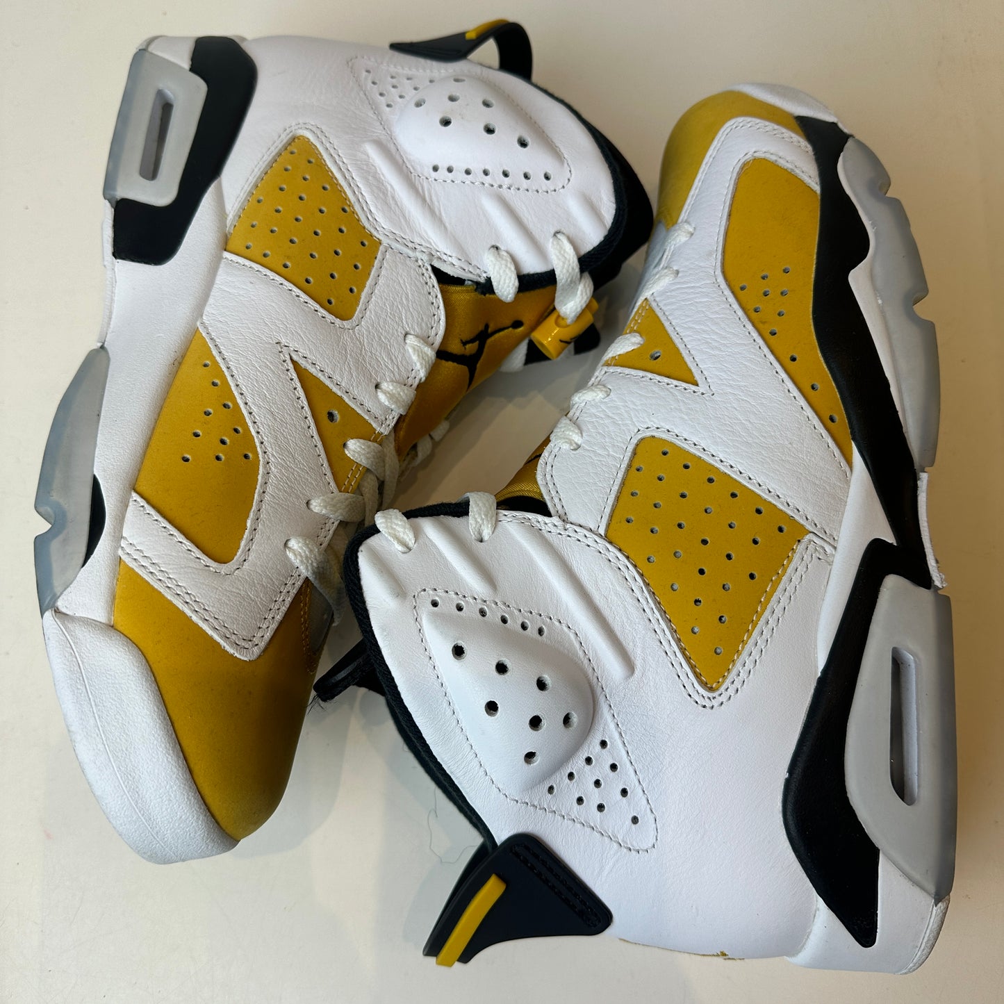 CT8529 170 Jordan 6 Retro Yellow Ochre [USED] - 9.5 (Used)