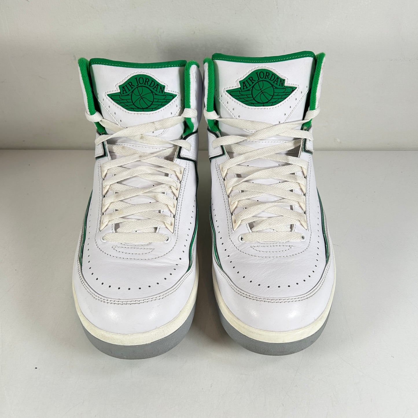 DR8884 103 Jordan 2 Retro Lucky Green - 11 M (Used)