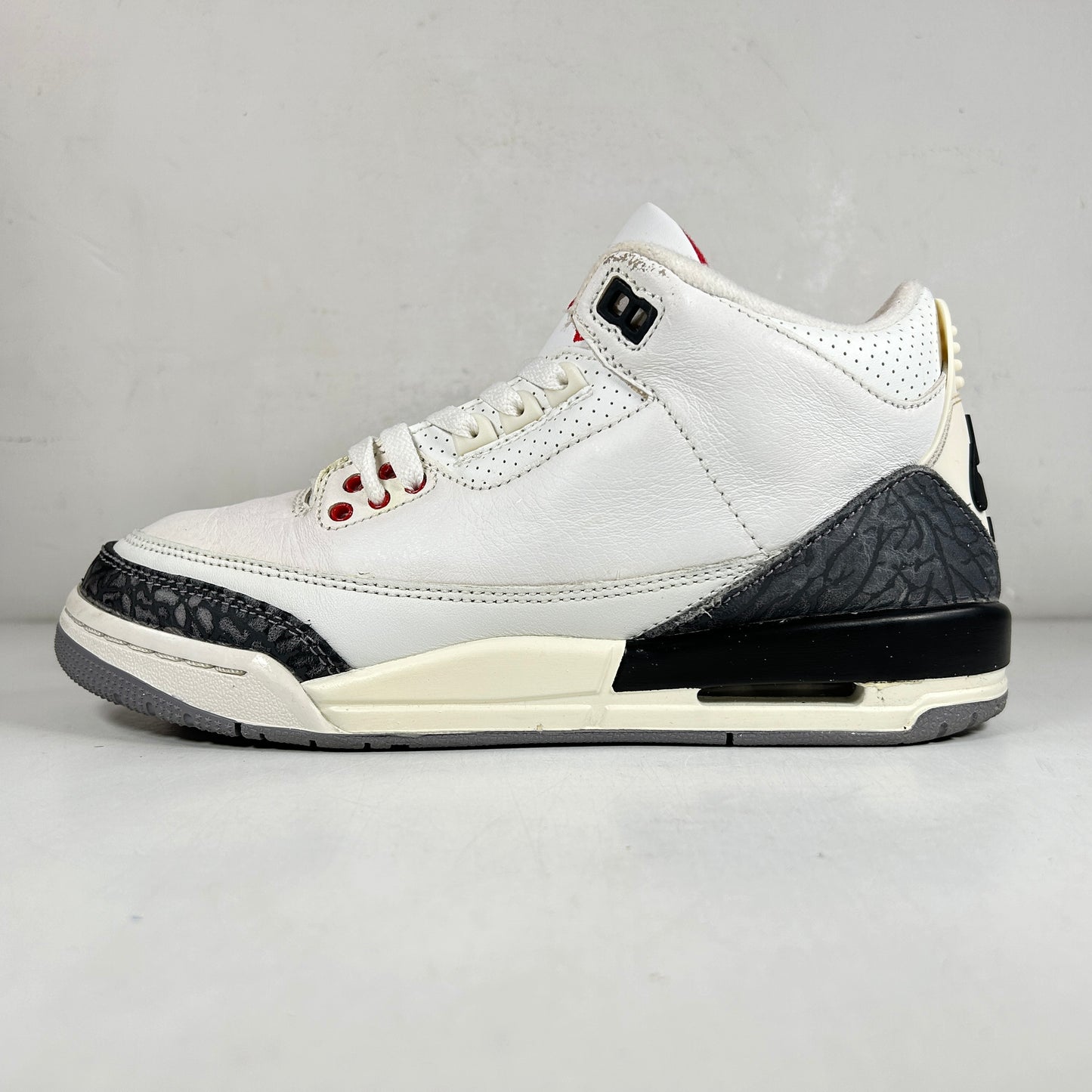 DM0967 100 Jordan 3 Retro White Cement Reimagined (GS) [USED] - 7 Y (Used4)