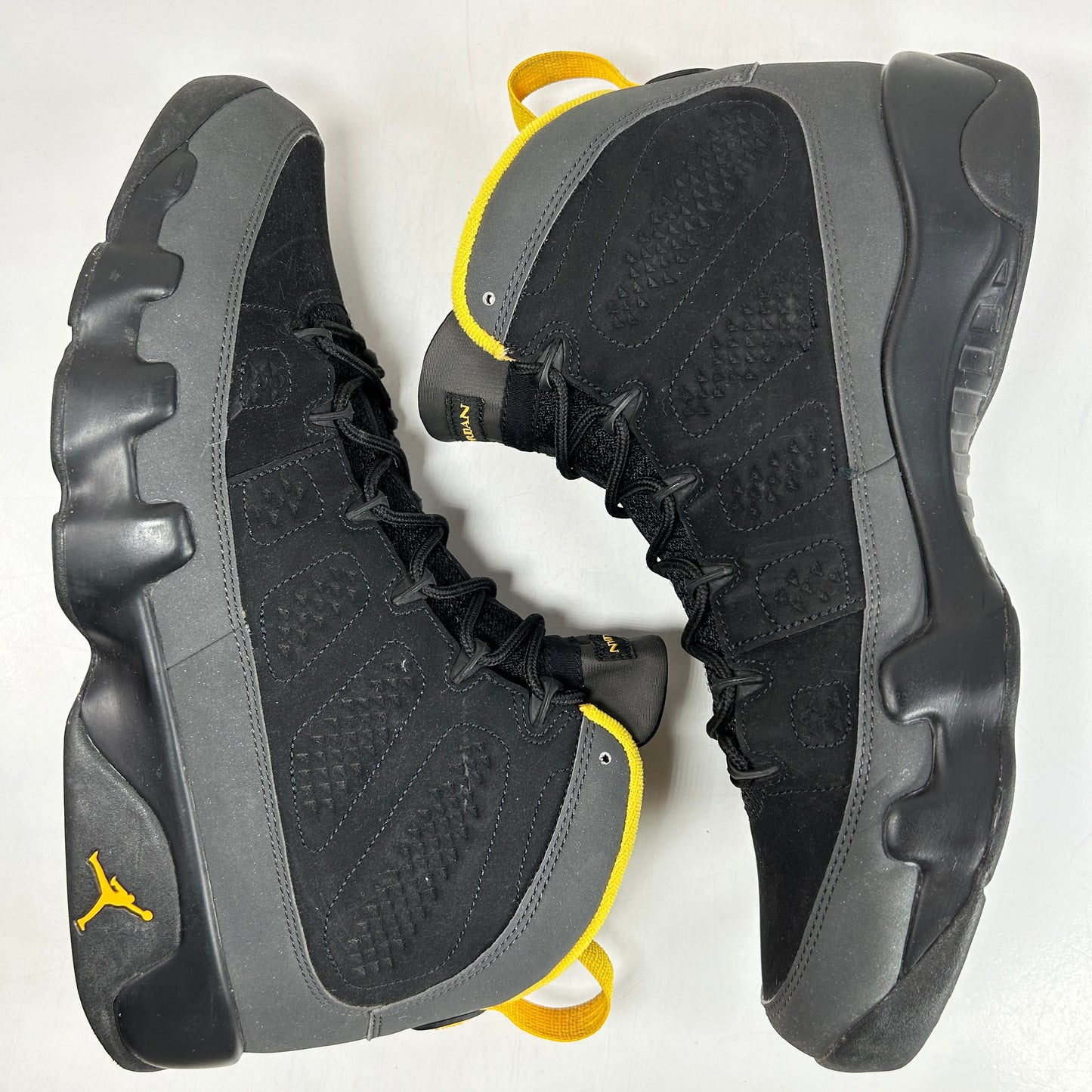 CT8019 070 Jordan 9 Retro Dark Charcoal University Gold [USED] - 13 M (Used) (Replace Box)