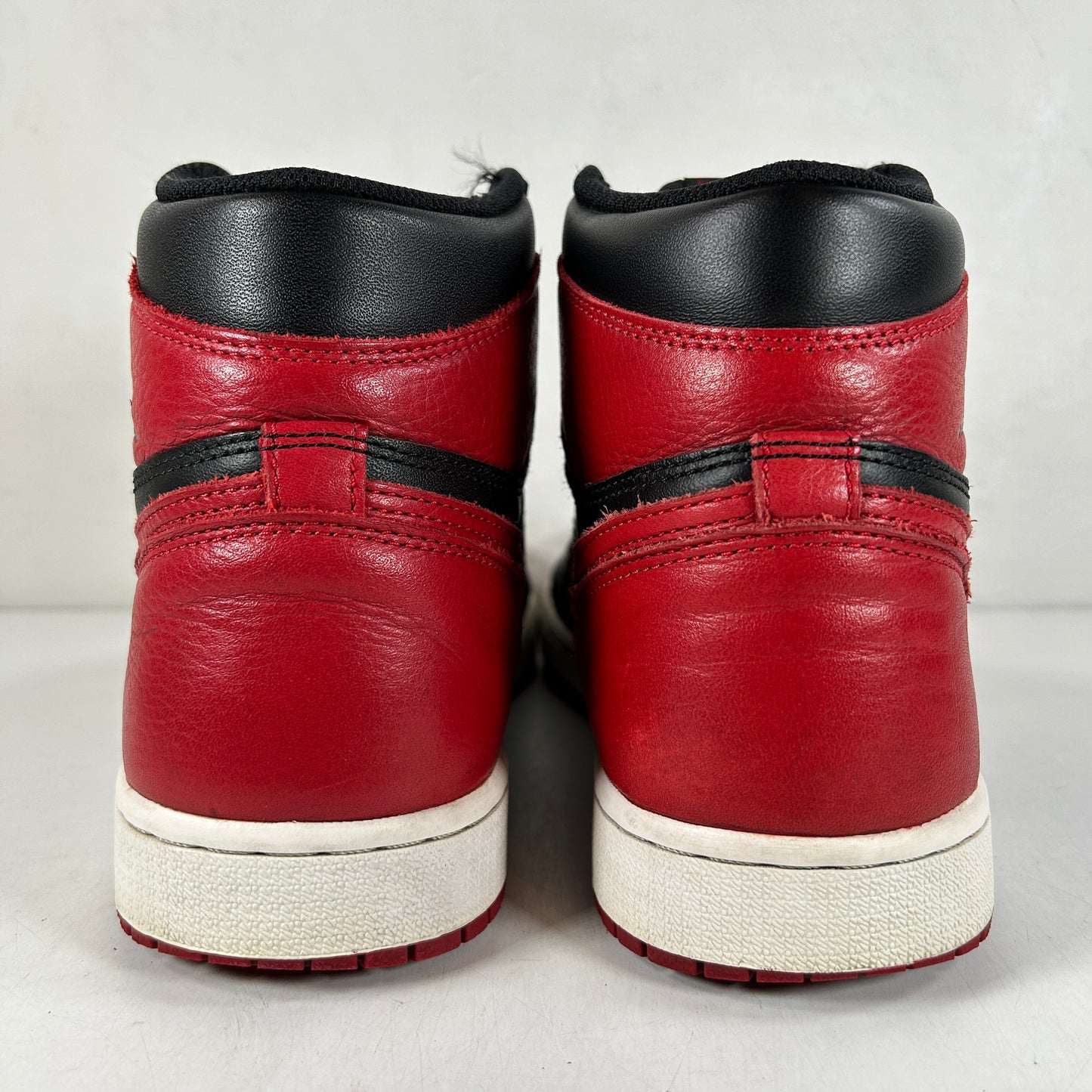 555088 001 Jordan 1 Retro High Bred Banned (2016) [USED] - 9.5 M (Used)