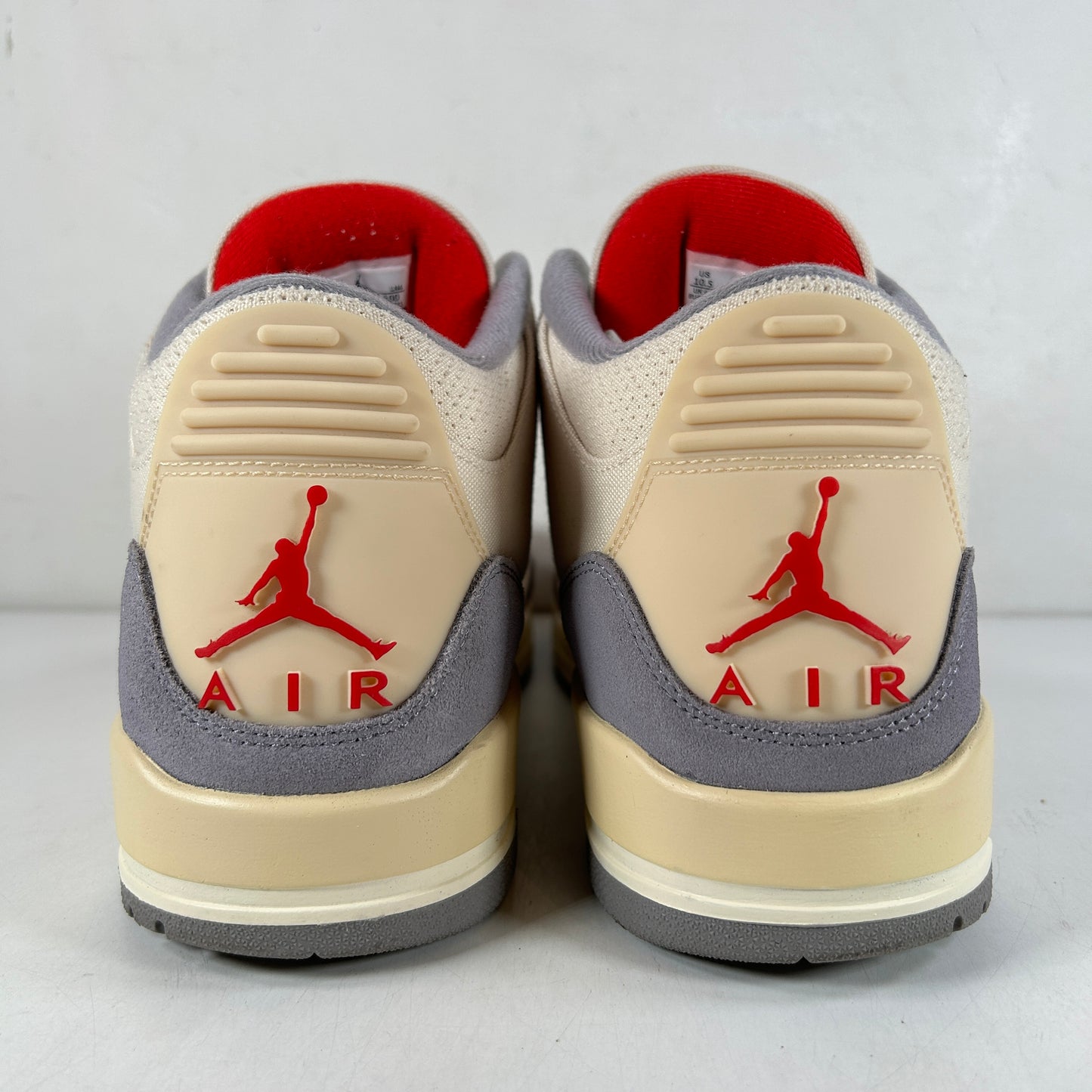 DH7139 100 Jordan 3 Retro Muslin [USED] - 10.5 M (Used)