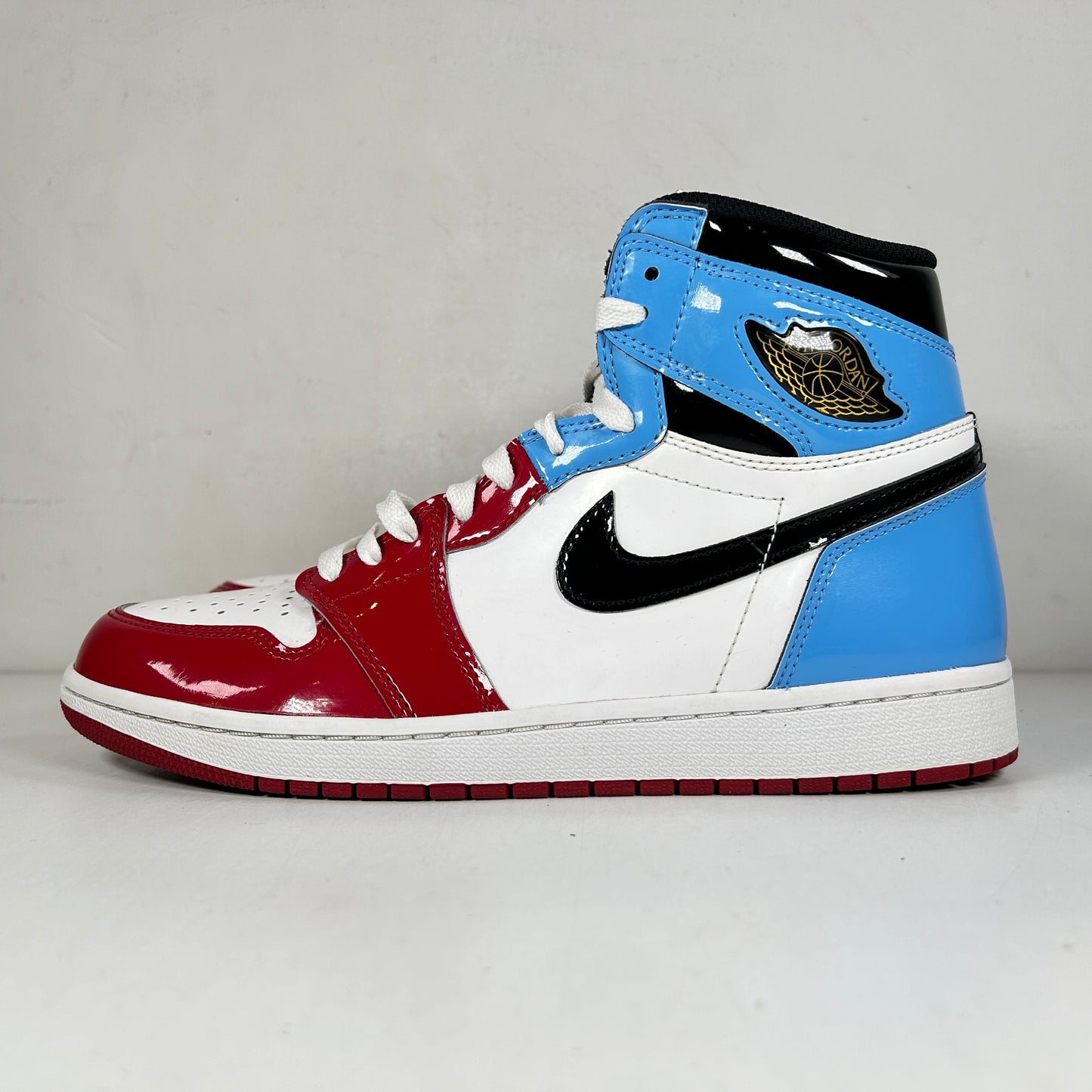 CK5666 100 Jordan 1 Retro High Fearless UNC Chicago [USED] - 9.5 M (Used)