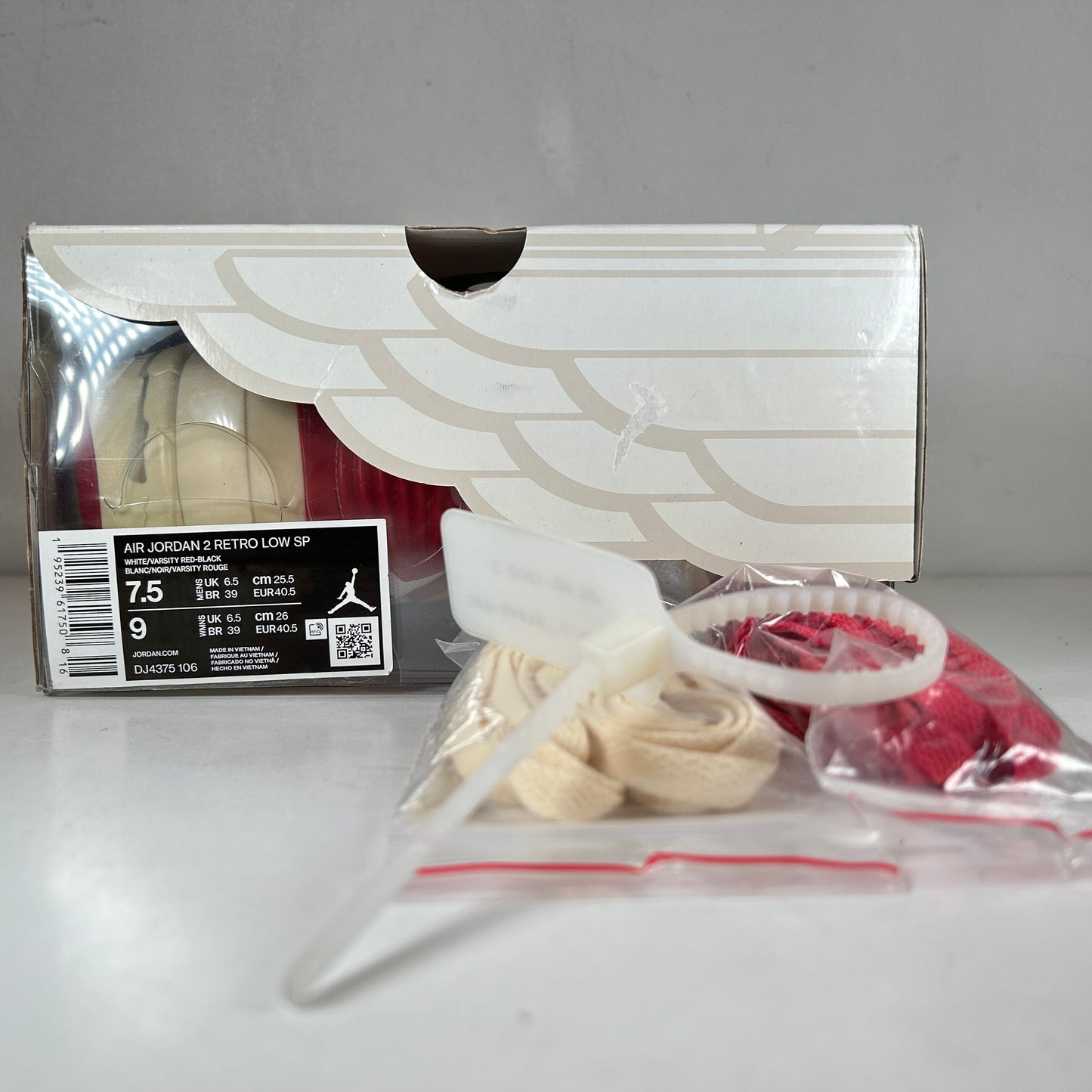 DJ4375 106 Jordan 2 Retro Low SP Off-White White Red [USED] - 7.5 M (Used)