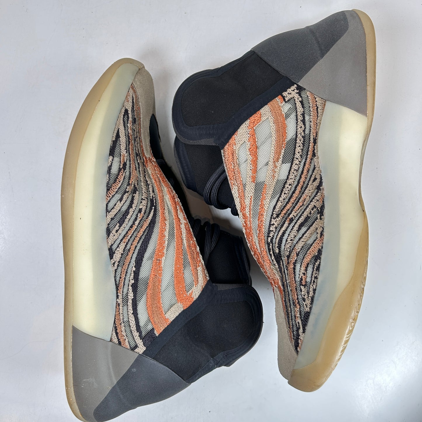 GW5314 adidas Yeezy QNTM Flash Orange [USED] - 9.5 M (Used)