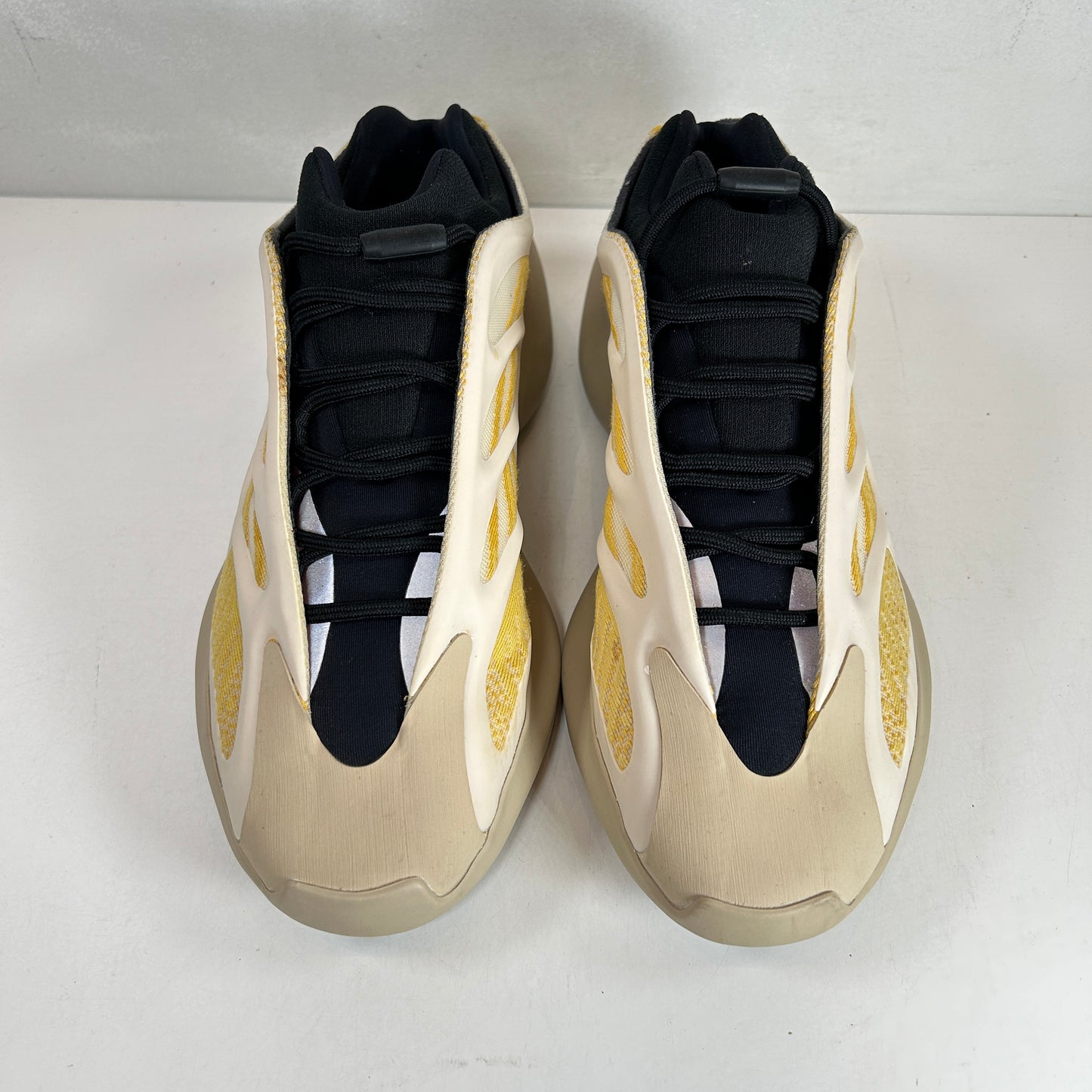G54853 Adidas Yeezy 700 V3 Safflower [USED]  - 10.5 M (Used)