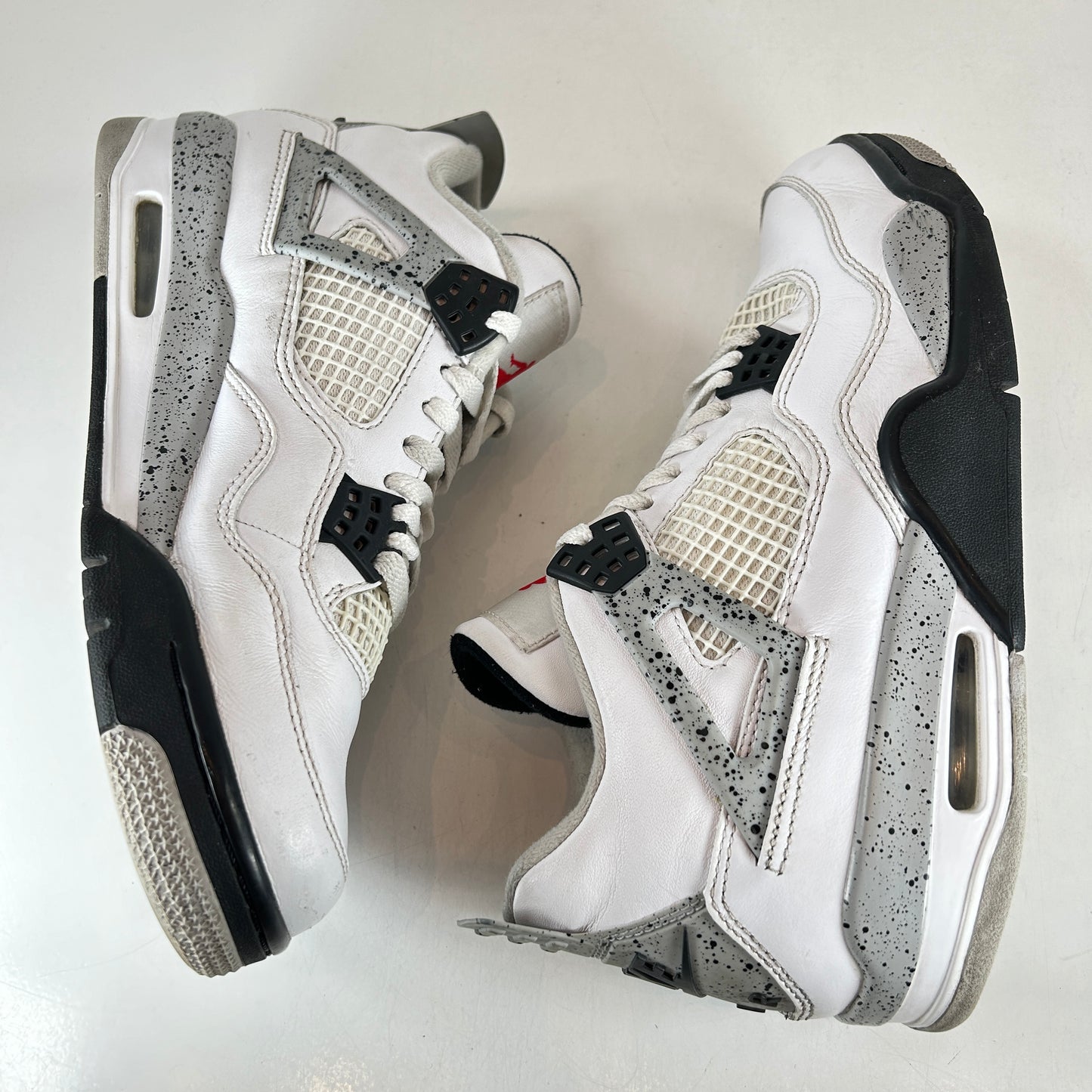 840606 192 Jordan 4 White Cement [USED] - 9 M (Used2)