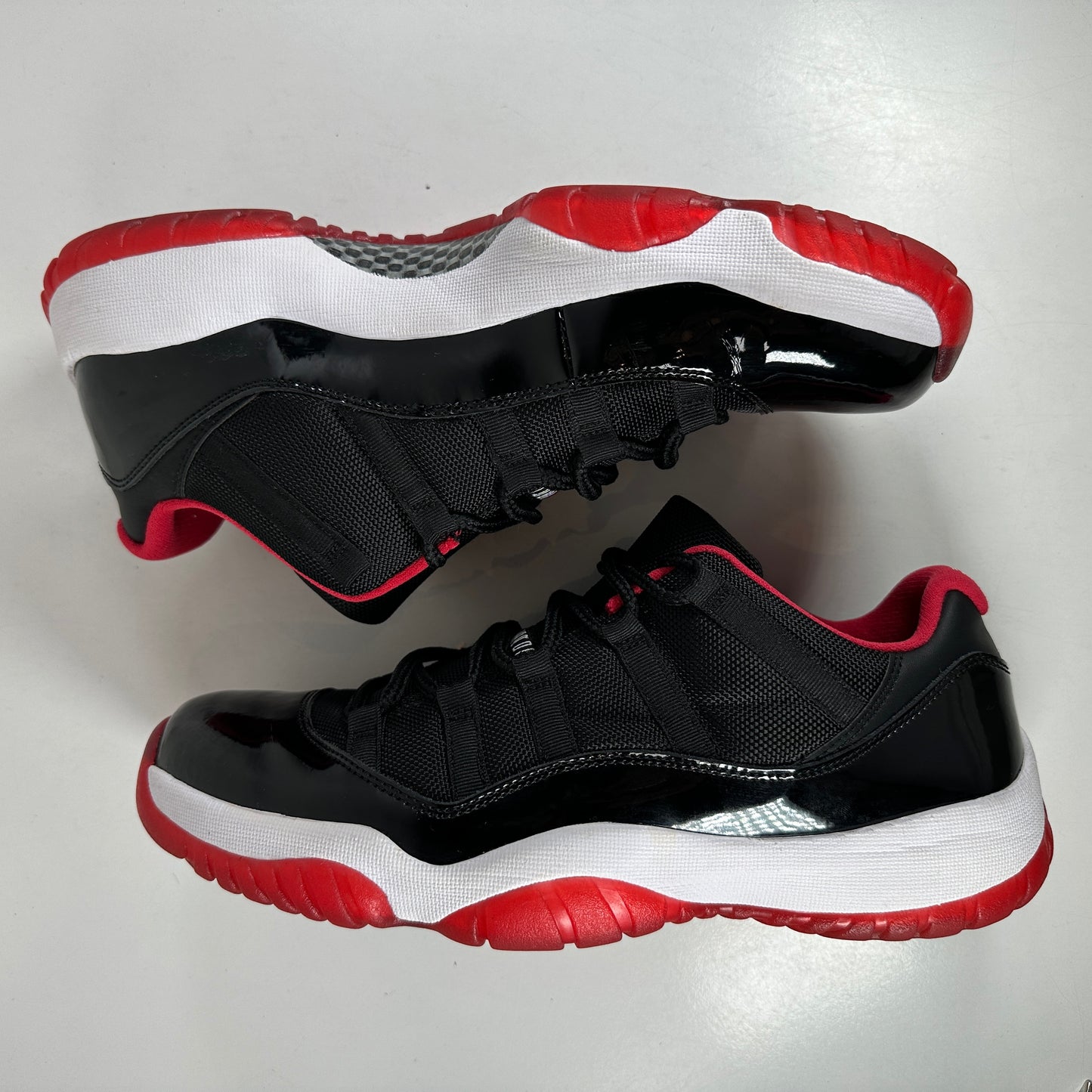 528895 012 Jordan 11 Retro Low Bred [USED] - 10.5 M (Used) (Replace Box)