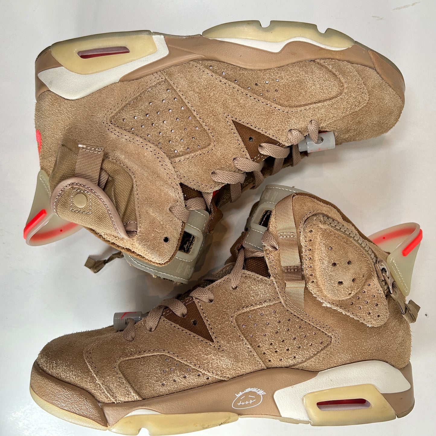 DH0690 200 Jordan 6 Retro Travis Scott British Khaki [USED] - 7 M (Used)