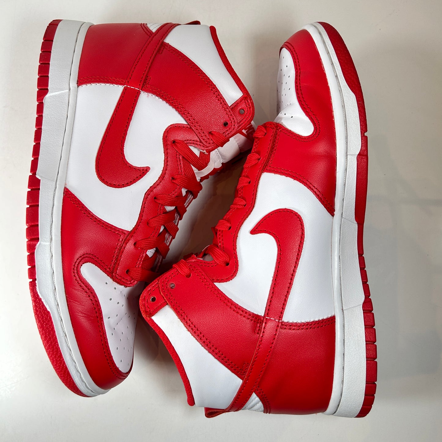 DD1399 106 Nike Dunk High Championship White Red [USED] - 9 M (Used)