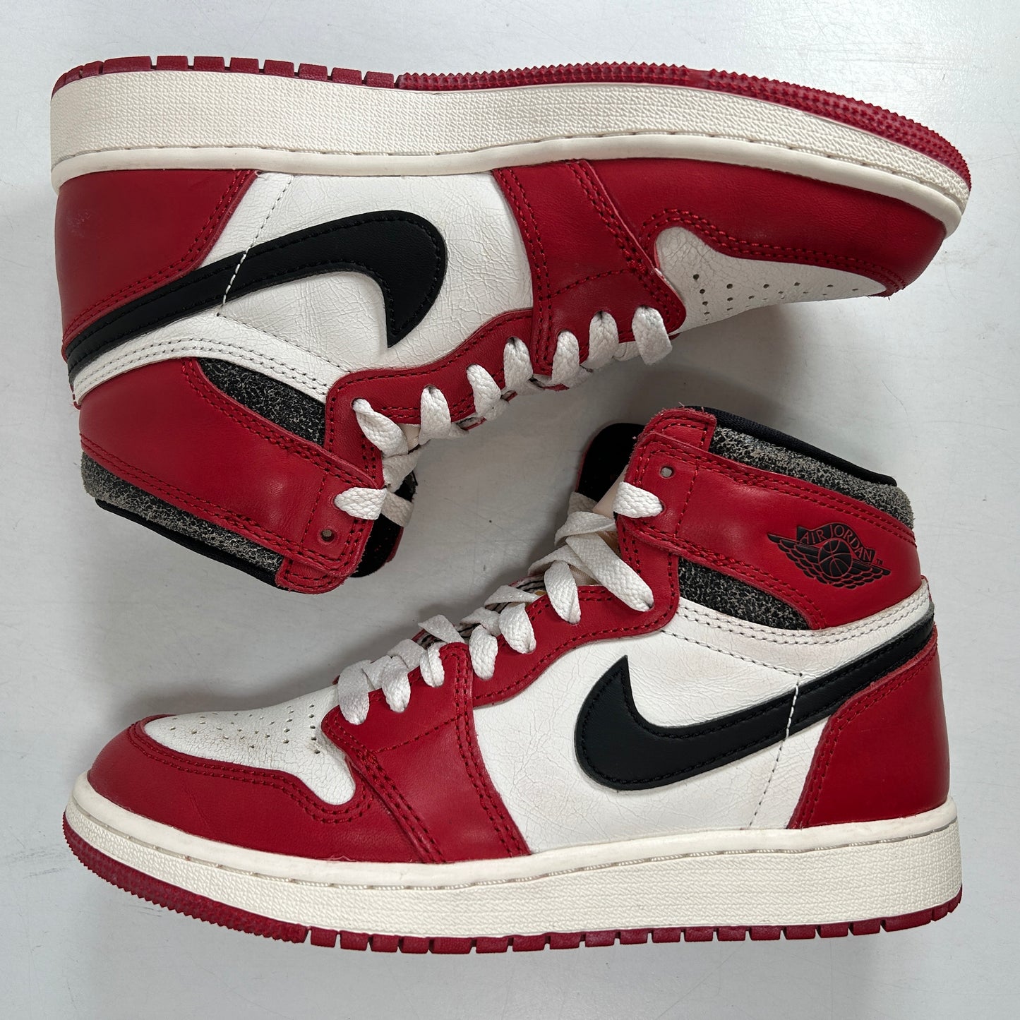 FD1437 612 Jordan 1 Retro High OG Chicago Lost and Found (GS) [USED] - 5 Y (Used)
