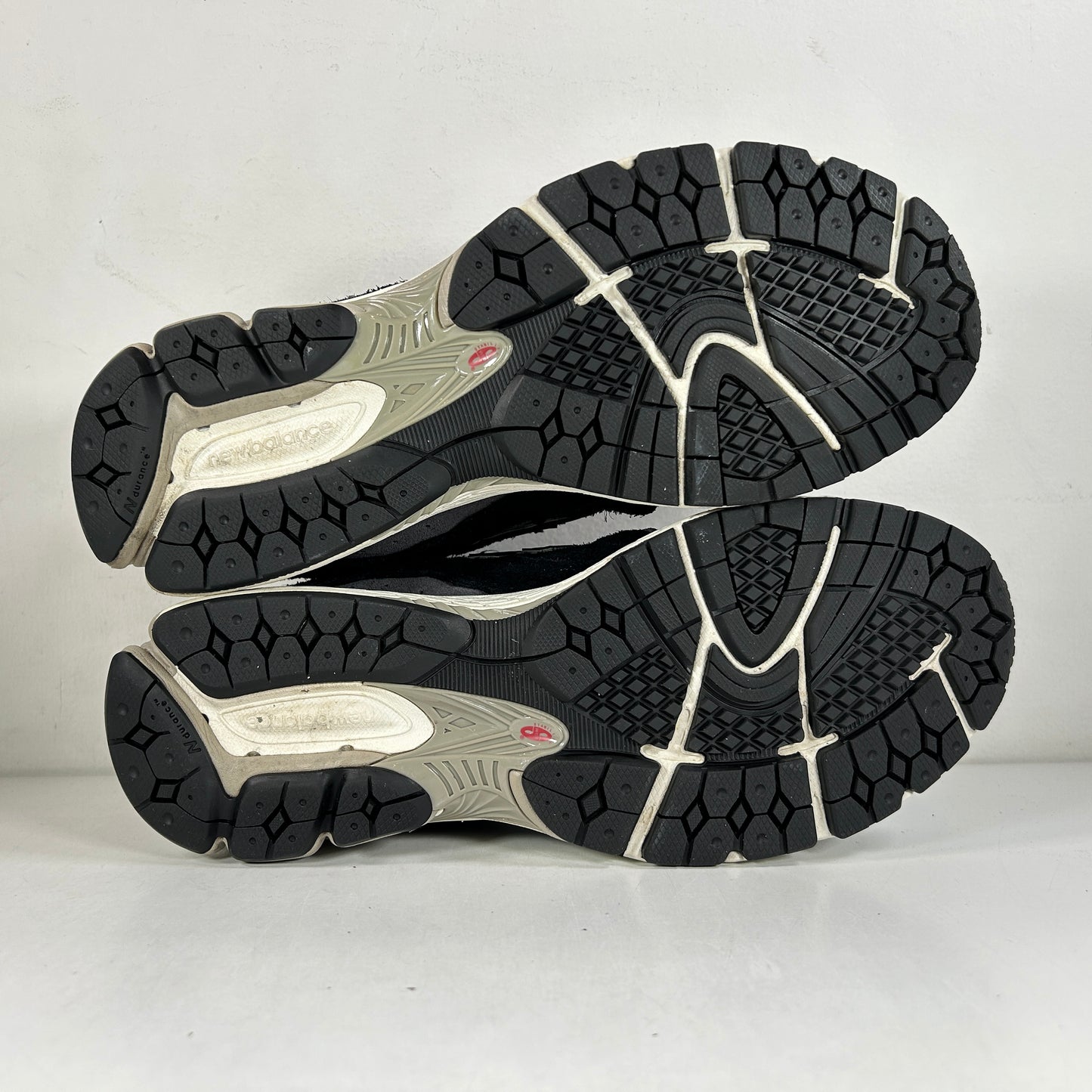 M2002RDJ New Balance 2002R Protection Pack Black Grey [USED] - 11 M (Used)