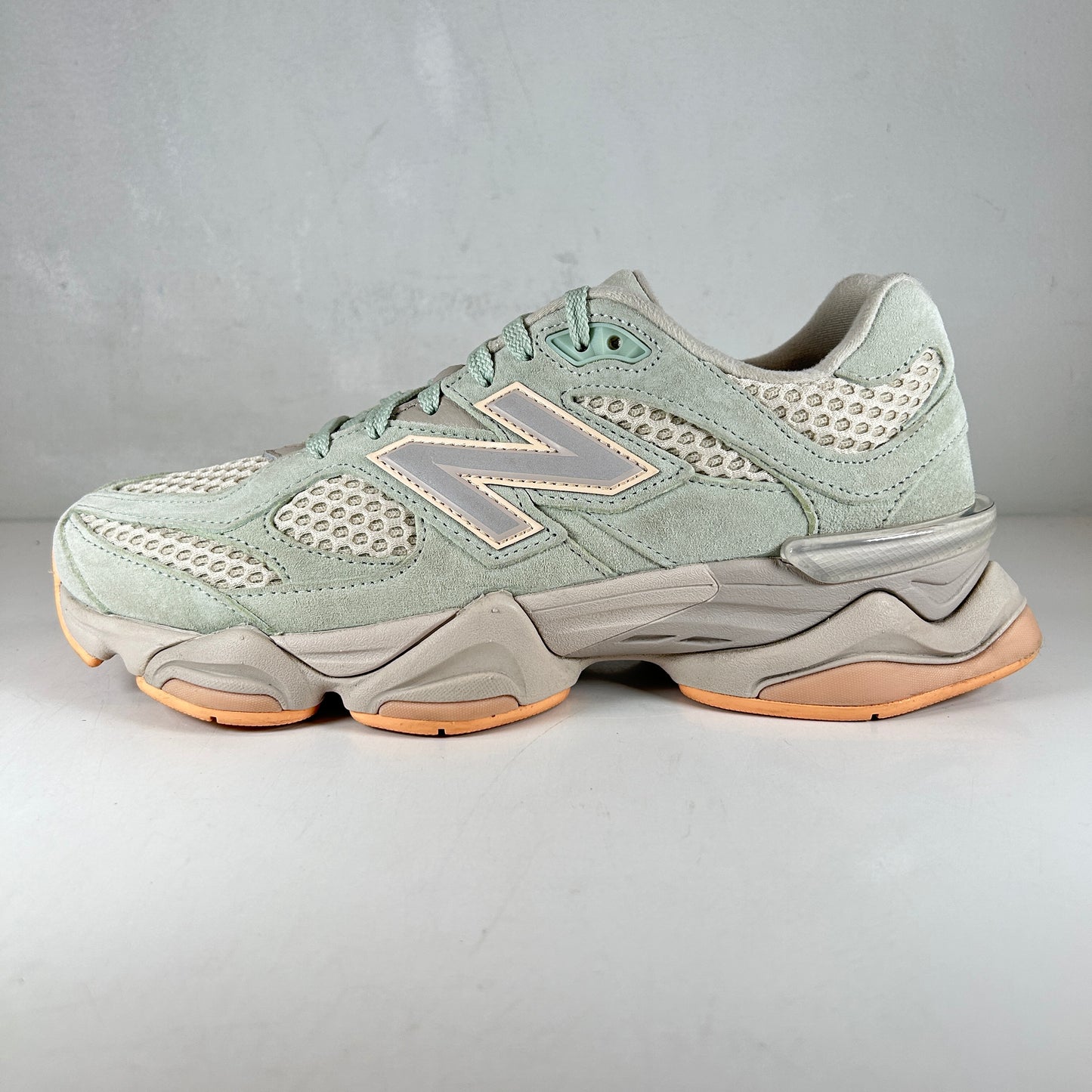 U9060WA1 New Balance 9060 Missing Pieces [USED] - 9 M