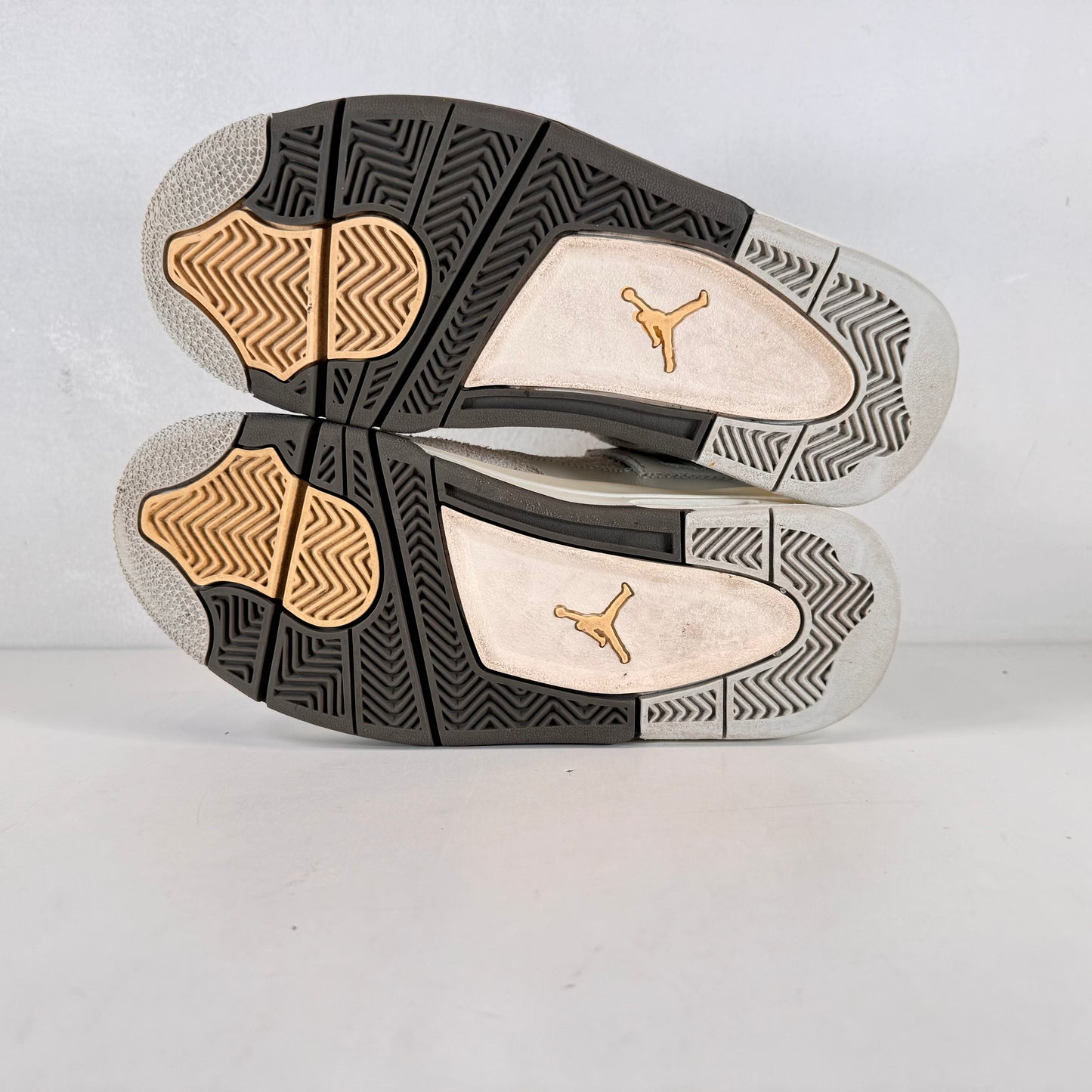 DV2262 021 Jordan 4 Retro SE Craft Photon Dust (GS) [USED] - 5 Y (Used) (Replace Box)