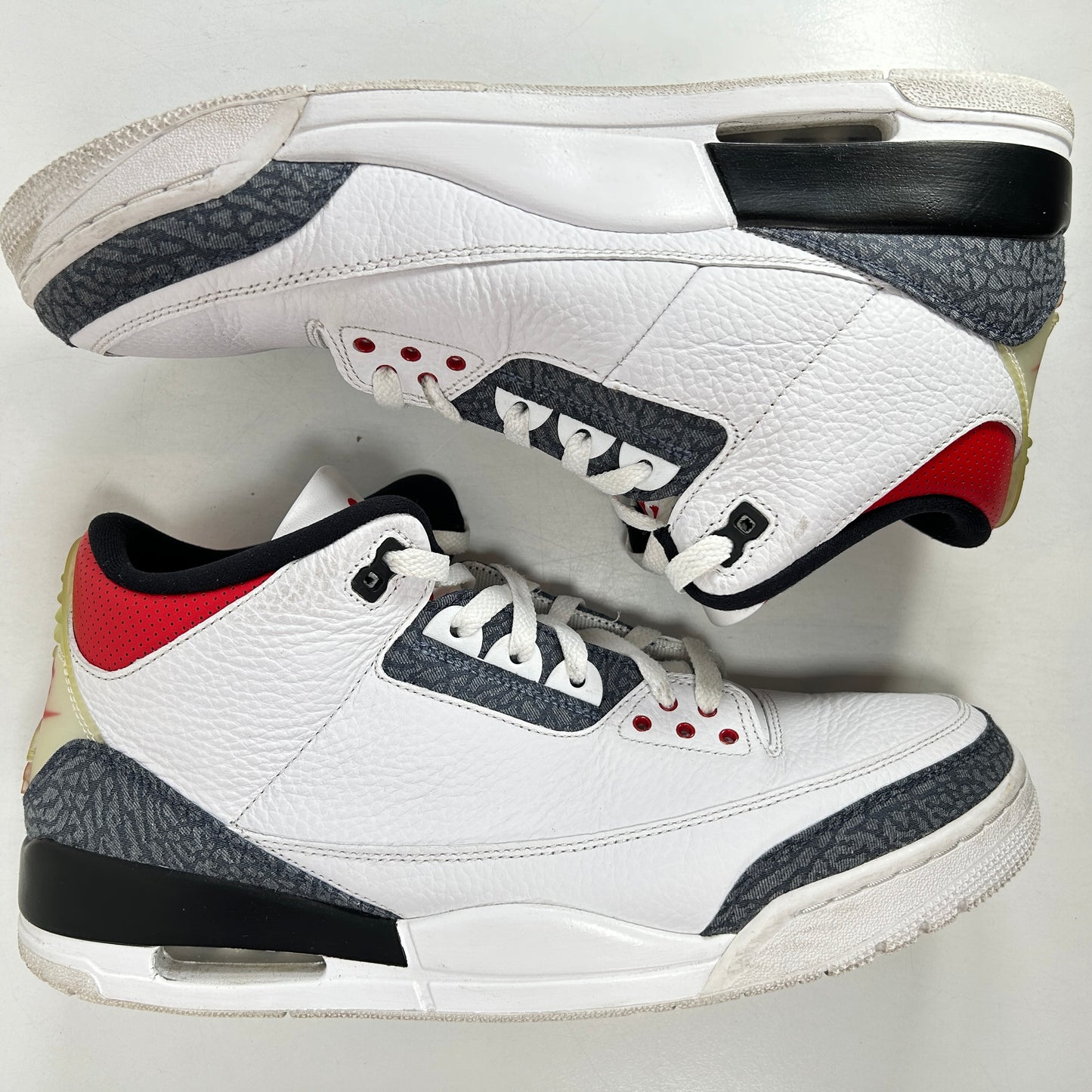 CZ6431 100 Jordan 3 Retro SE Fire Red Denim (2020) [USED] - 13 M (Used)