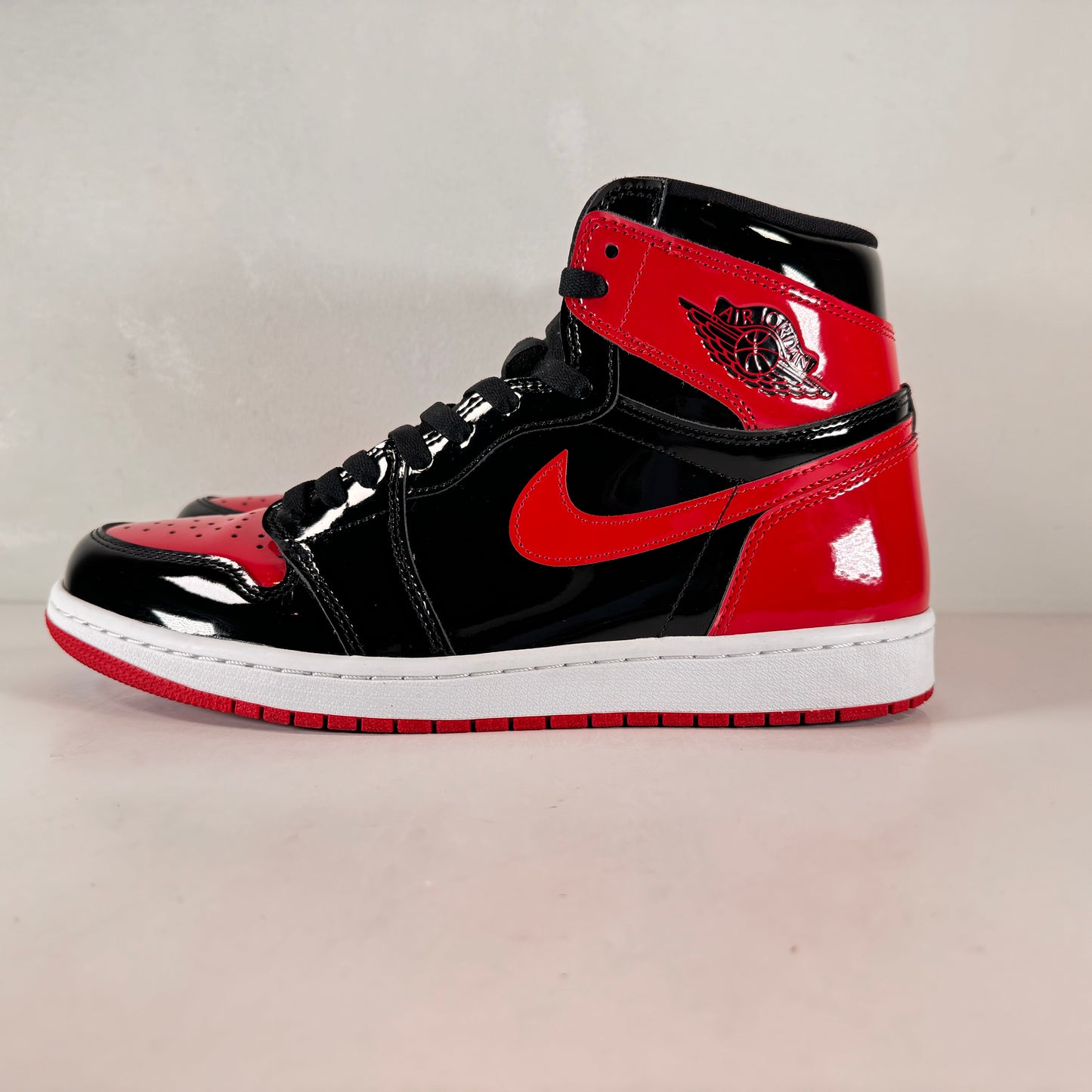 555088 063 Jordan 1 Retro High OG Patent Bred [USED] - 10.5 M (Used)