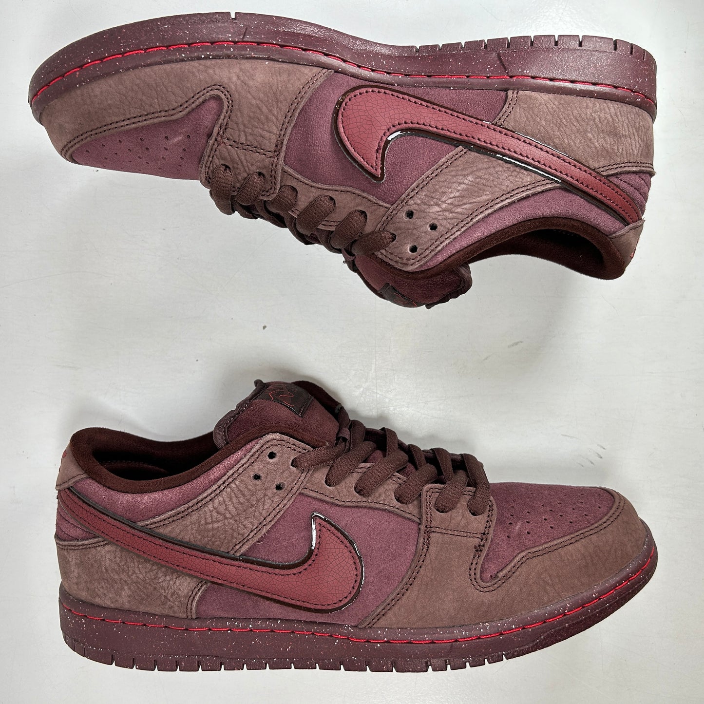 FN0619 600 Nike SB Dunk Low “City of Love” [USED] - 11 M (Used)