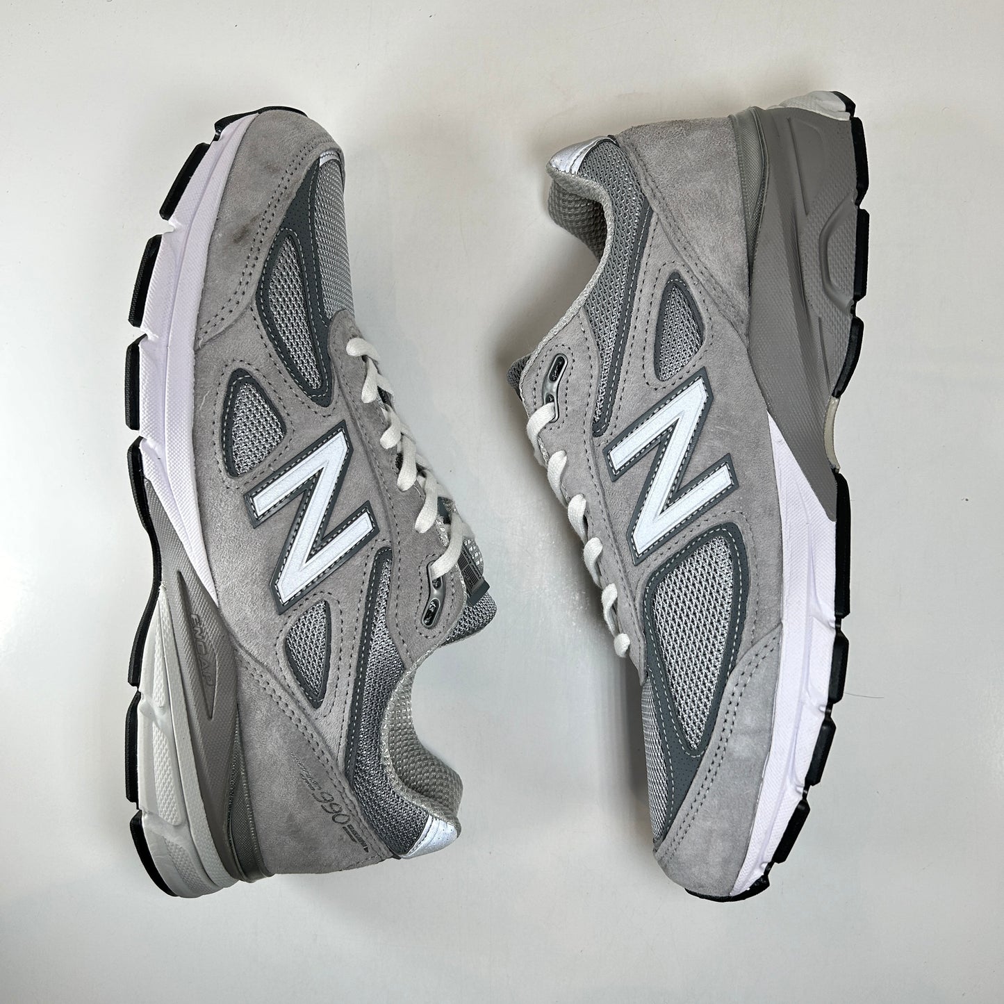 U990GR4 New Balance 990v4 MiUSA Grey Silver [USED] - 10 M (Used)