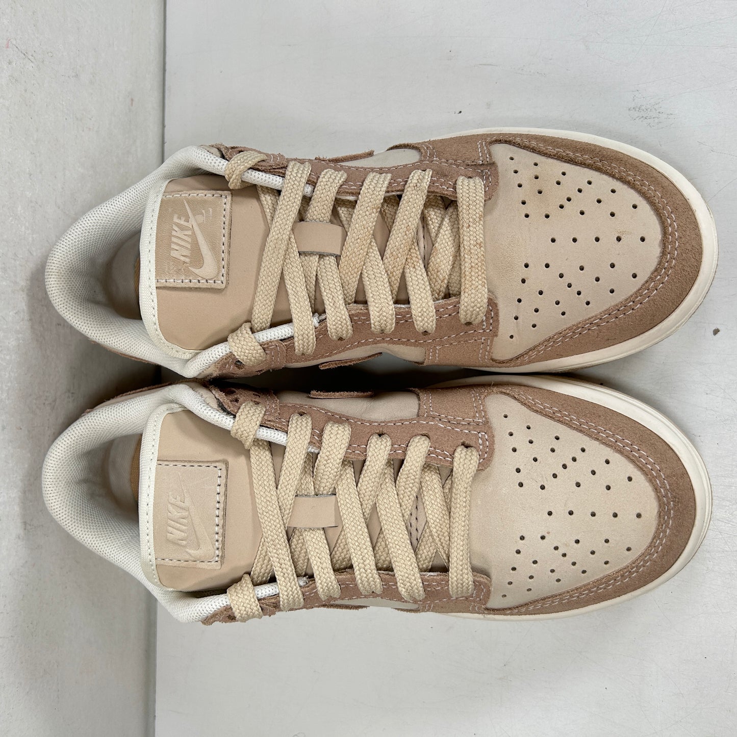 FD0873 126 Nike Dunk Low SE Sanddrift (W) [USED] - 5 W (Used)