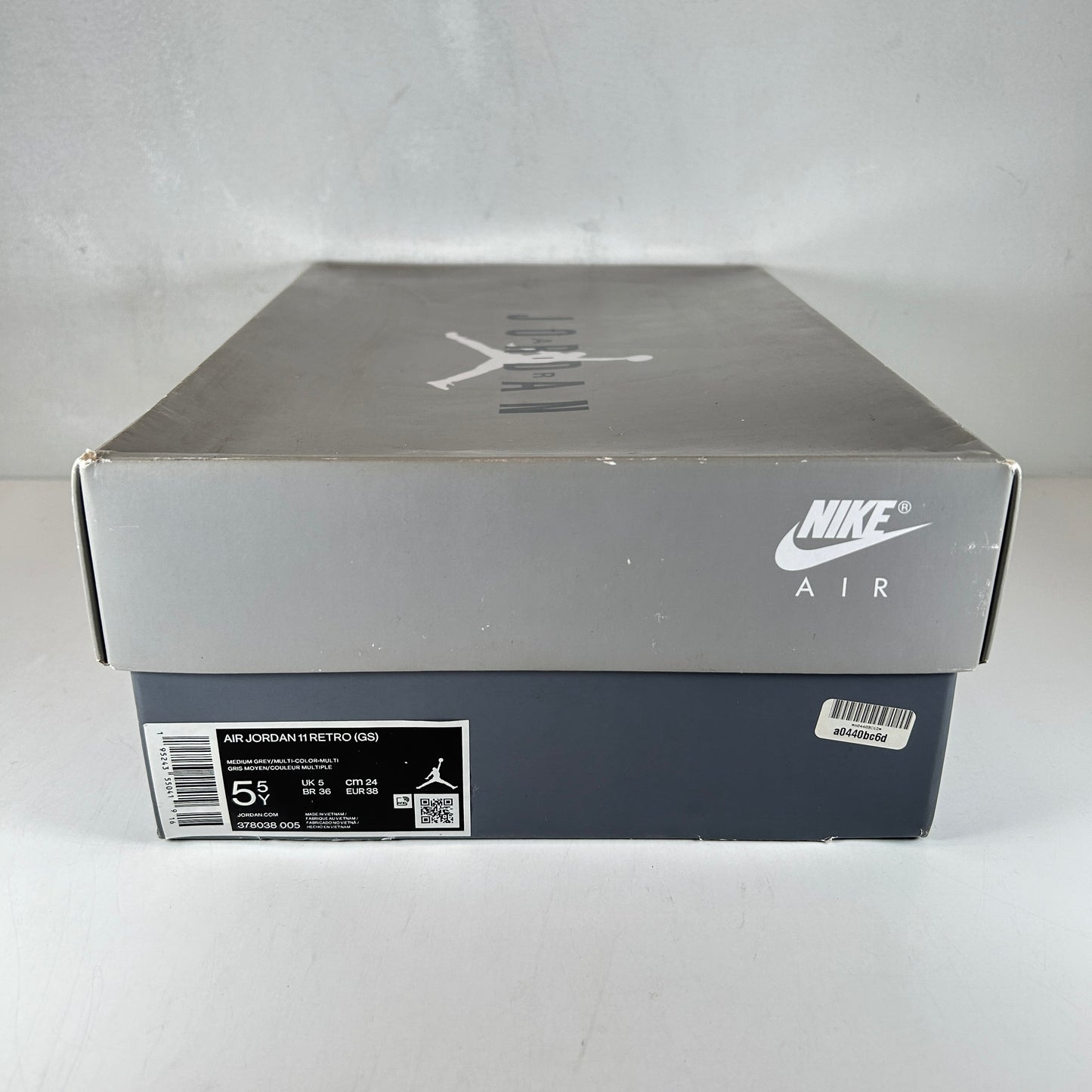 378038 005 Jordan 11 Cool Grey (2021) GS [USED] - 5.5 Y (Used)