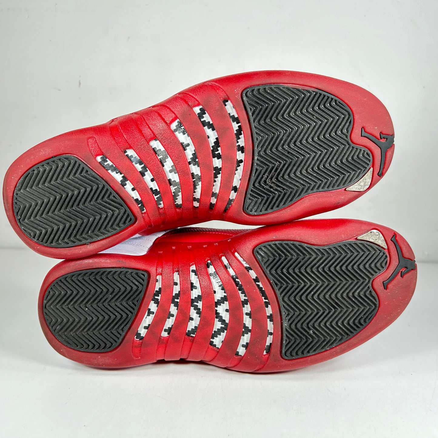 CT8013 116 Jordan 12 Retro Cereza (2023)