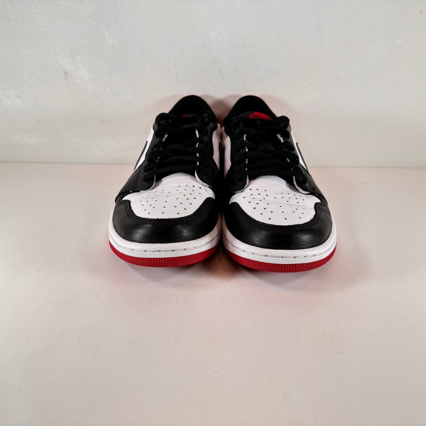 CZ0790 106 Jordan 1 Retro Low OG Punta negra (2023)