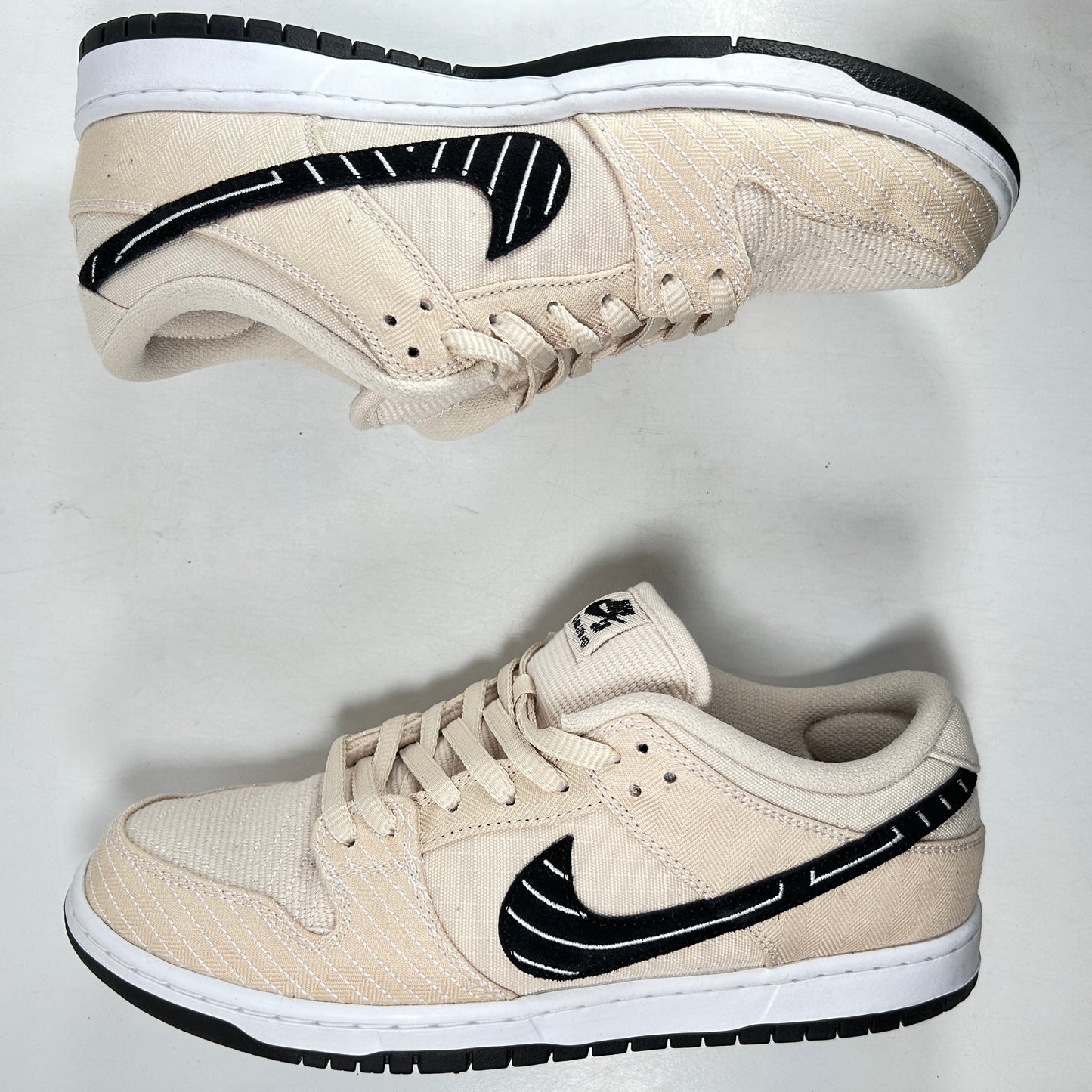 FD2627 200 Nike SB Dunk Low Albino & Preto [USED] - 10.5 M (Used)