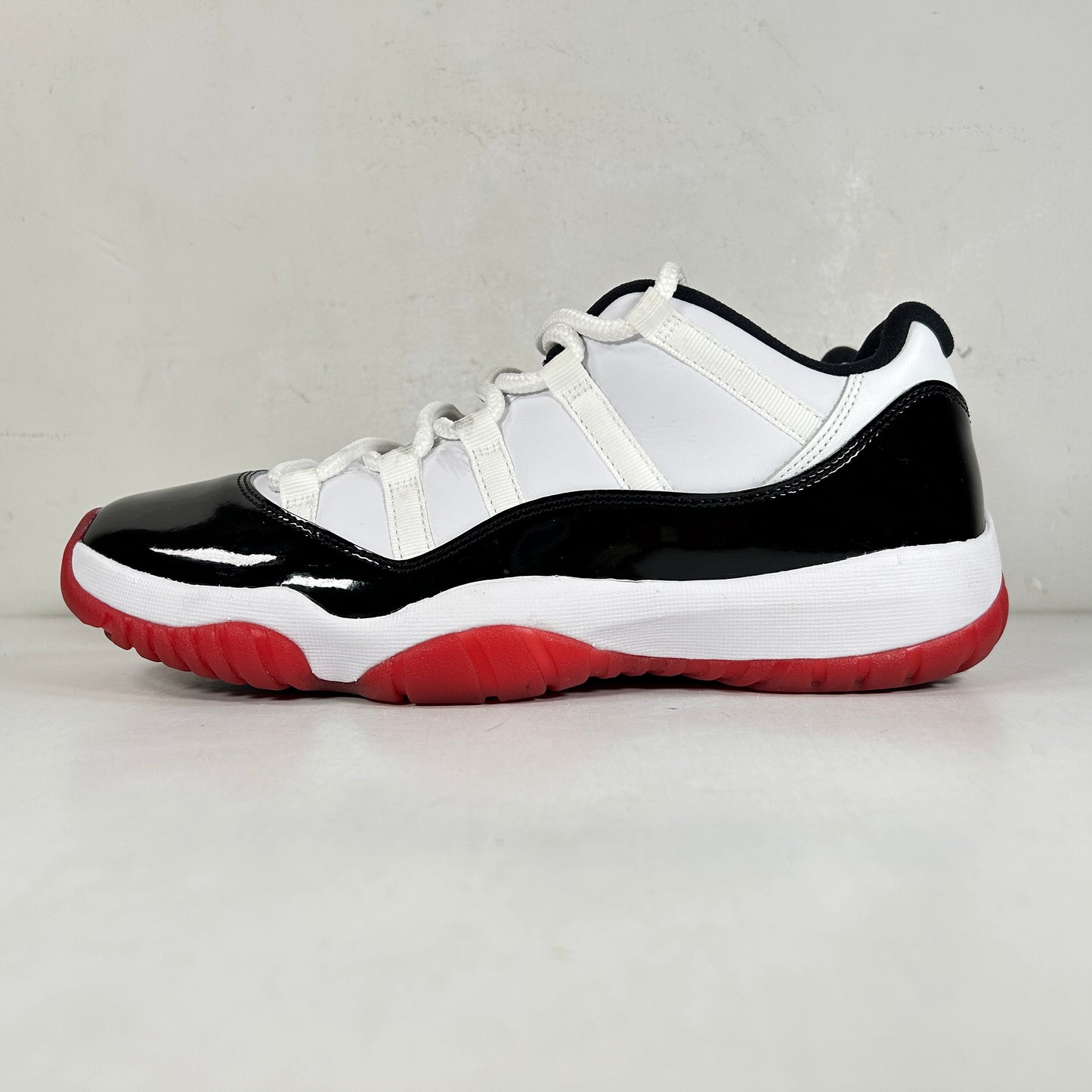 AV2187 160 Jordan 11 Retro Low Concord Bred [USED] - 10 M (Used) (No Box)