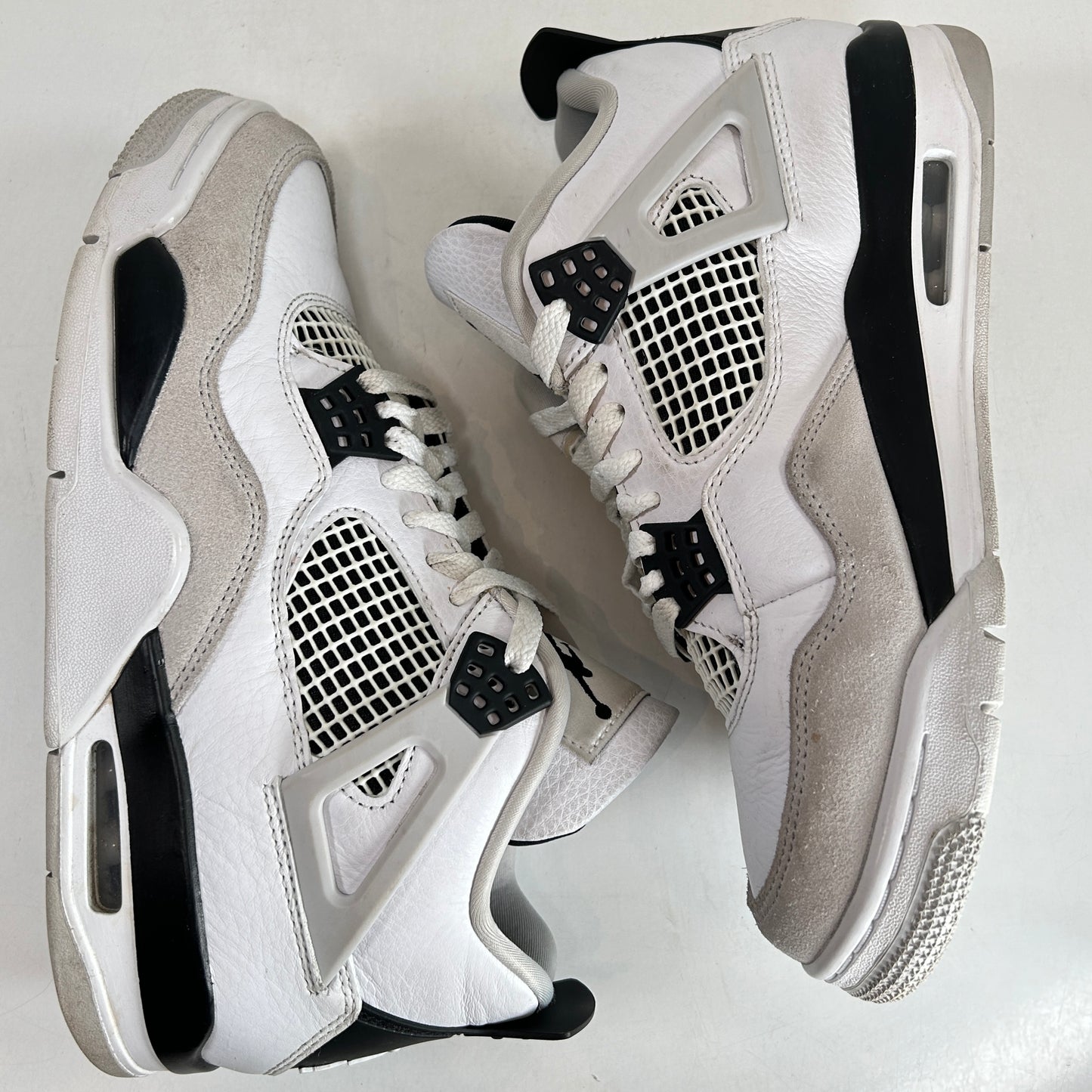 DH6927 111 Jordan 4 Retro Military Black [USED] - 7.5 M (Used)