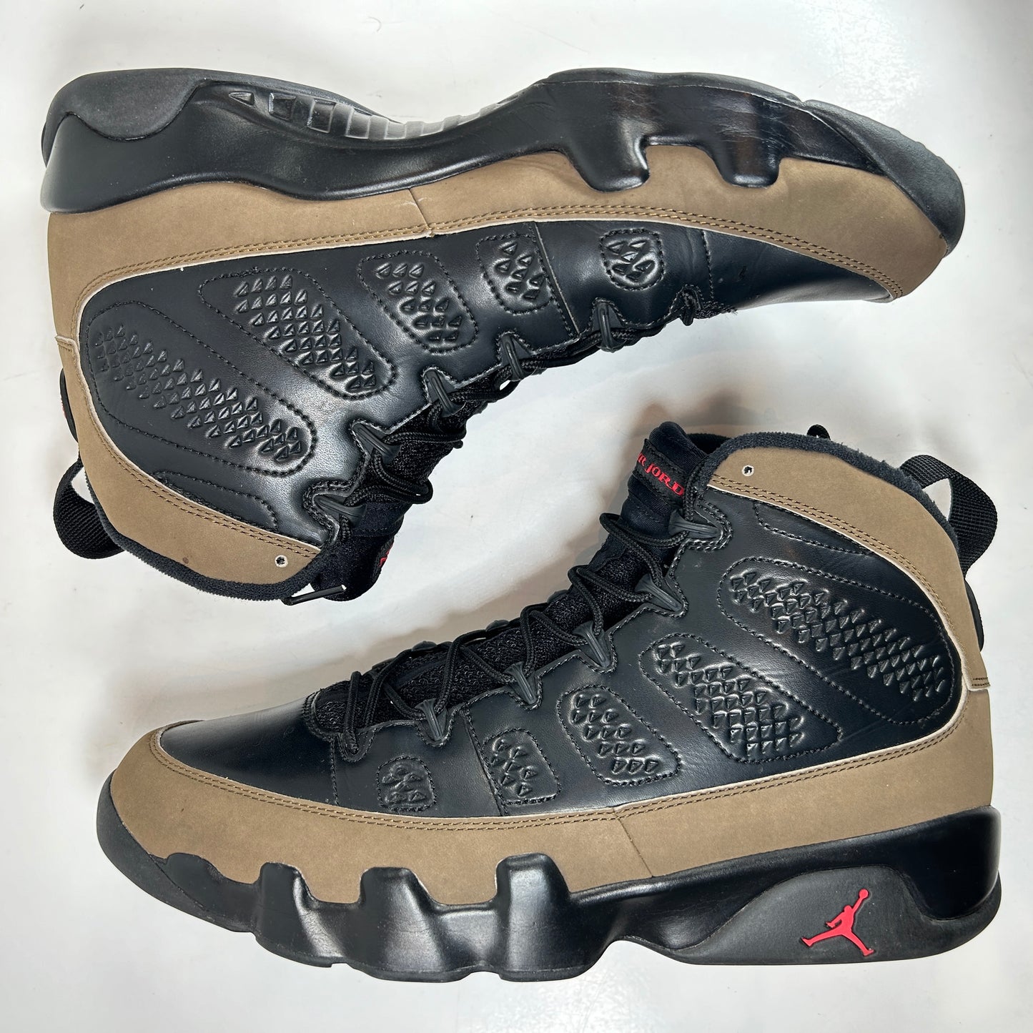 302370 020 Jordan 9 Retro Olive (2012) [USED] - 10.5 M (Used)