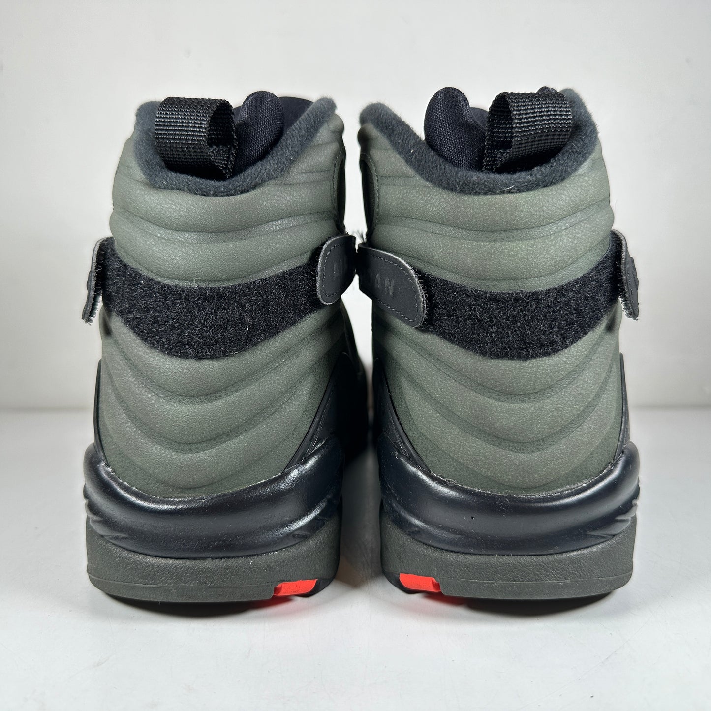 305381 305 Jordan 8 Retro Take Flight Undefeated [USED] - 11 M (Used)