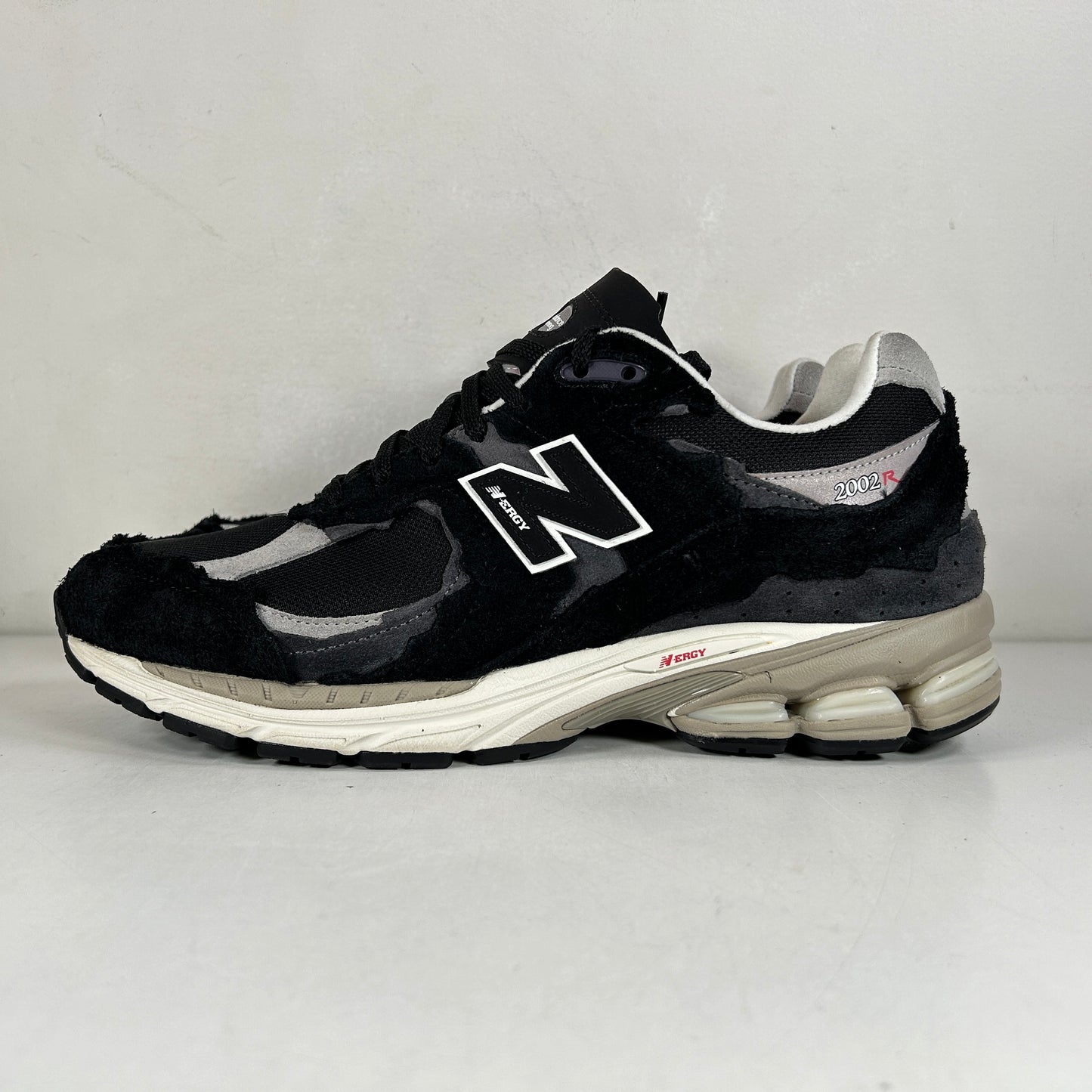 M2002RDJ New Balance 2002R Protection Pack Black Grey [USED] - 11 M (Used)