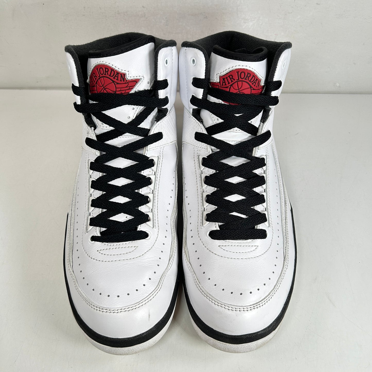 DX2454 106 Jordan 2 Retro OG Chicago (2022) [USED] - 11.5 M (Used)