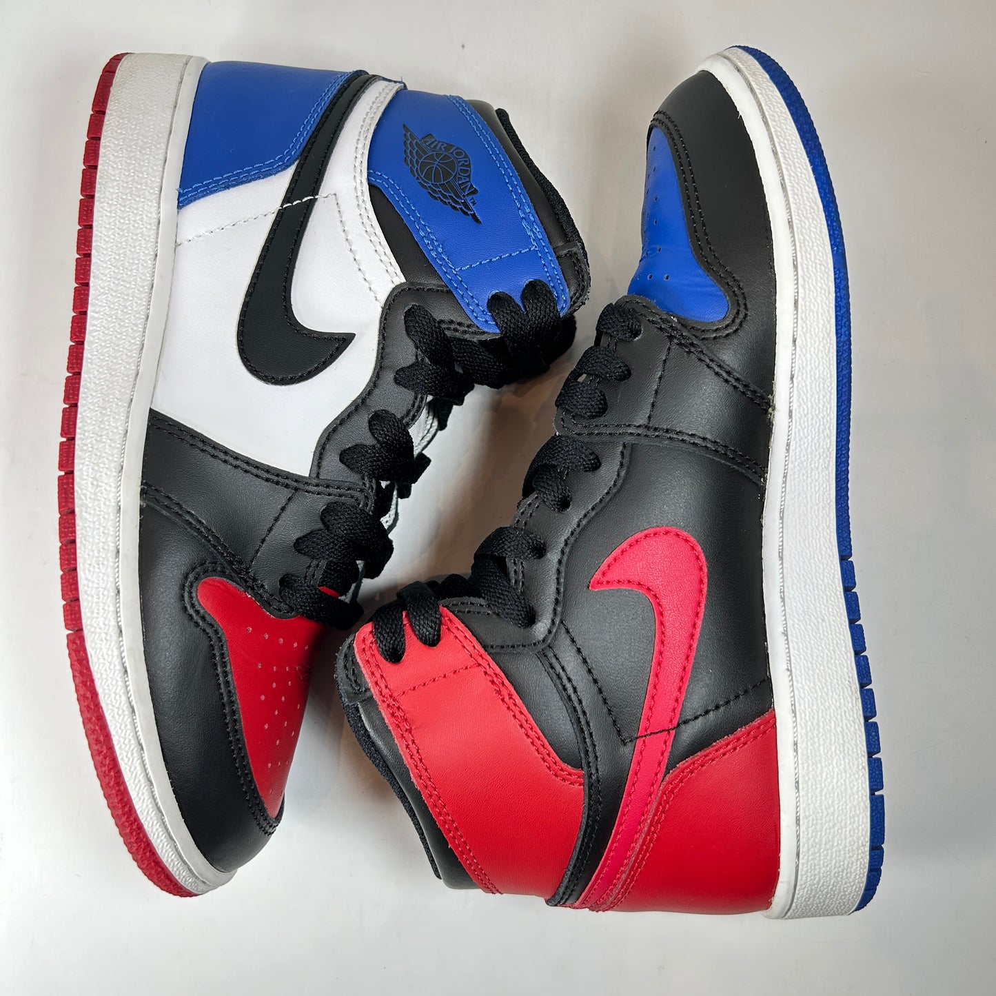 575441 026 Jordan 1 Retro Top 3 (GS) [USED] - 4.5 Y (Used)