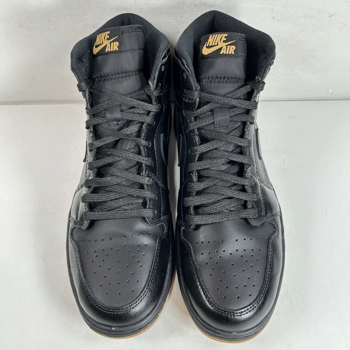 555088 020 Jordan 1 Retro Black Gum [USED] - 11 M (Used)