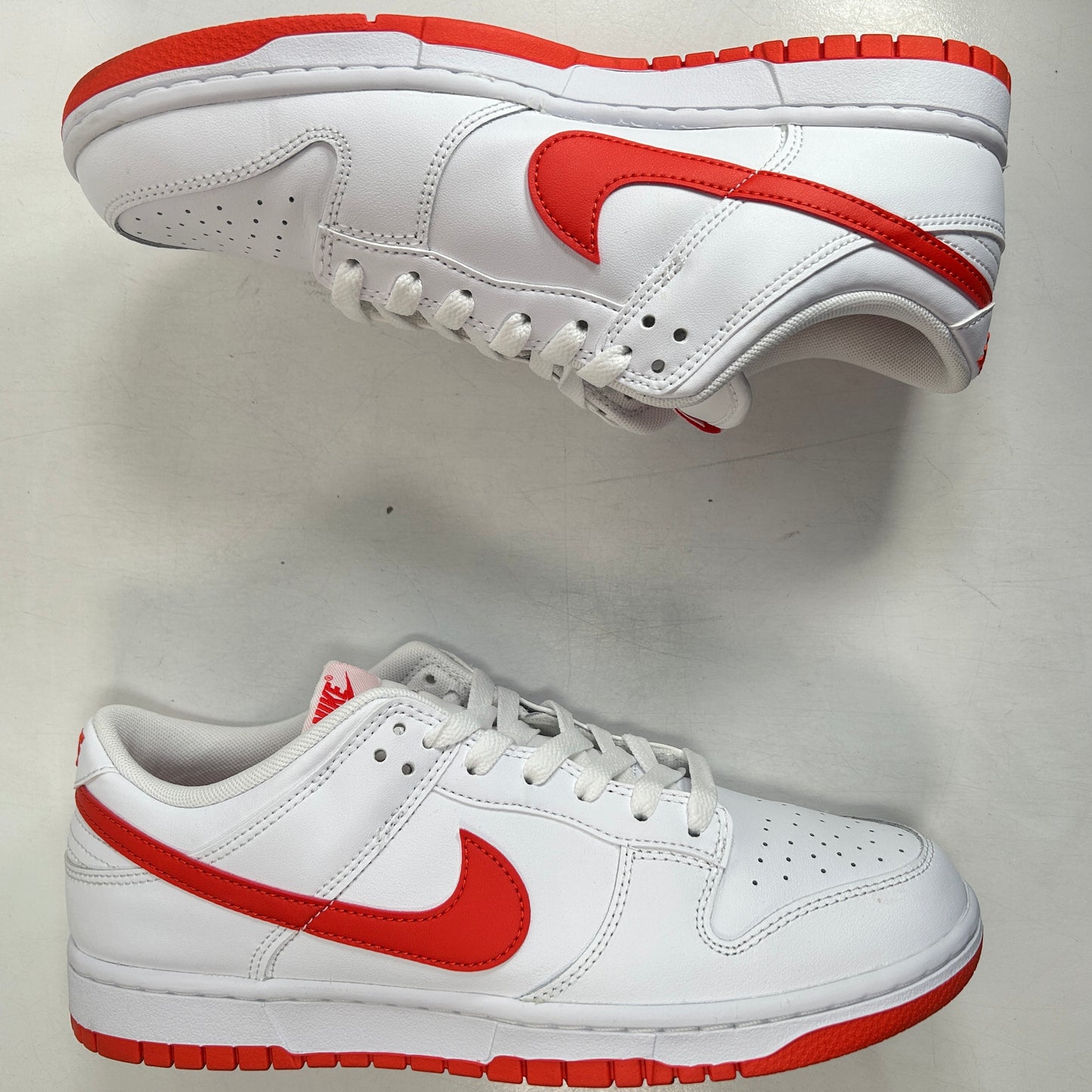 DV0831 103 Nike Dunk Low Retro White Picante Red [USED] - 9.5 M (Used)