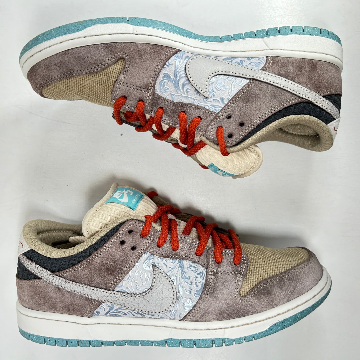 FZ3129 200 Nike SB Dunk Low Big Money Savings [USED] - 9 M (Used)