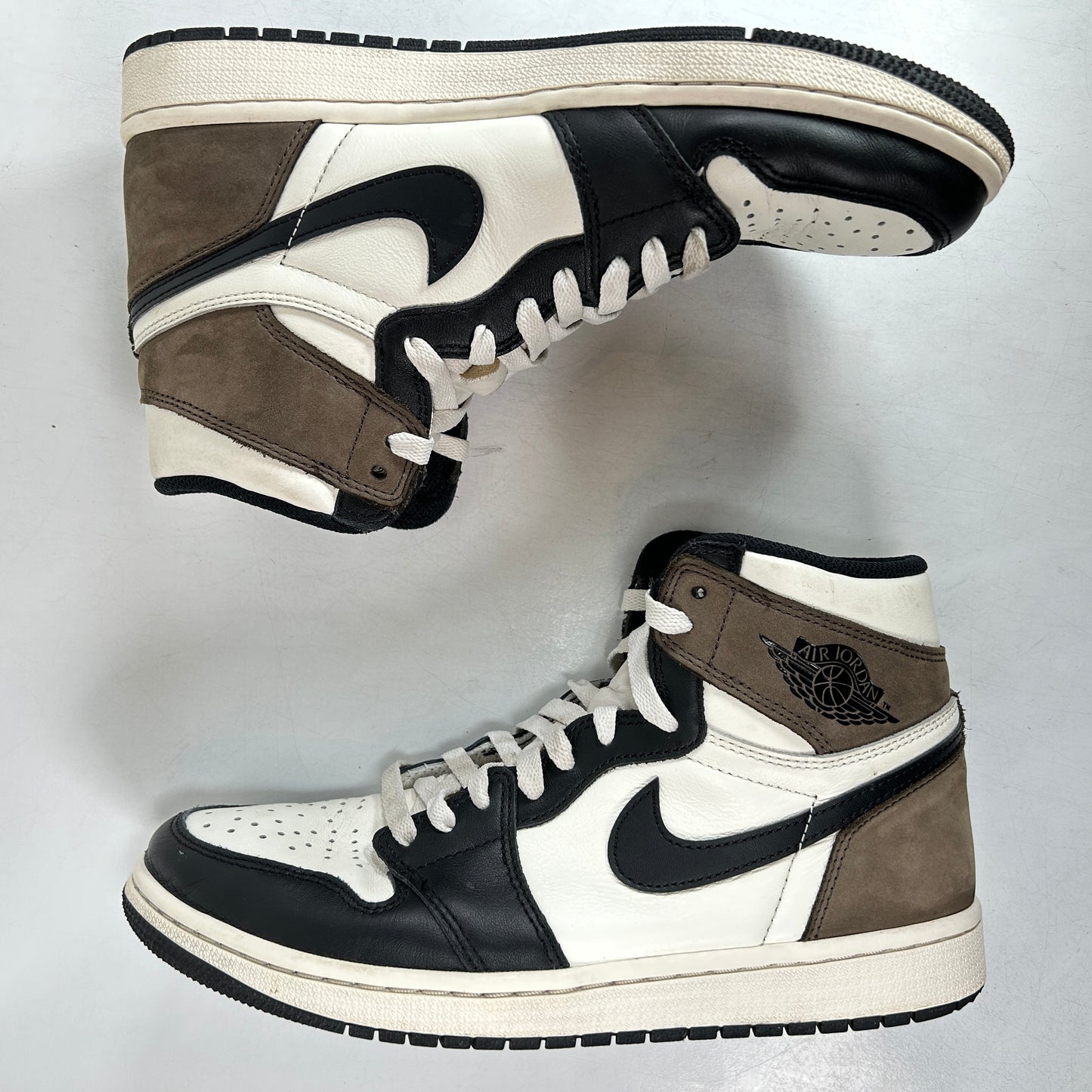 555088 105 Jordan 1 Mocha [USED] - 9 M (Used) (No Box2)