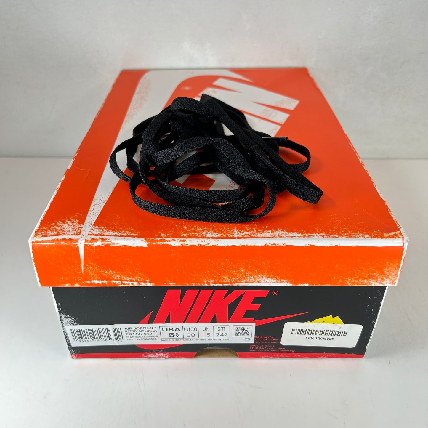 FD1437 612 Jordan 1 Retro High OG Chicago Lost and Found (GS) [USED] - 5.5 Y (Used)
