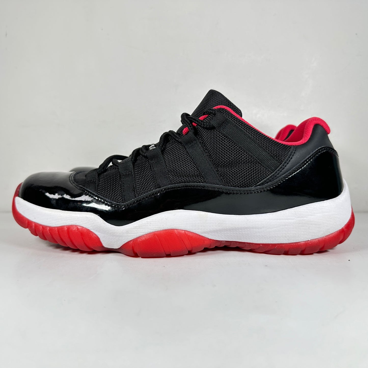 528895 012 Jordan 11 Retro Low Bred [USED] - 10.5 M (Used) (Replace Box)